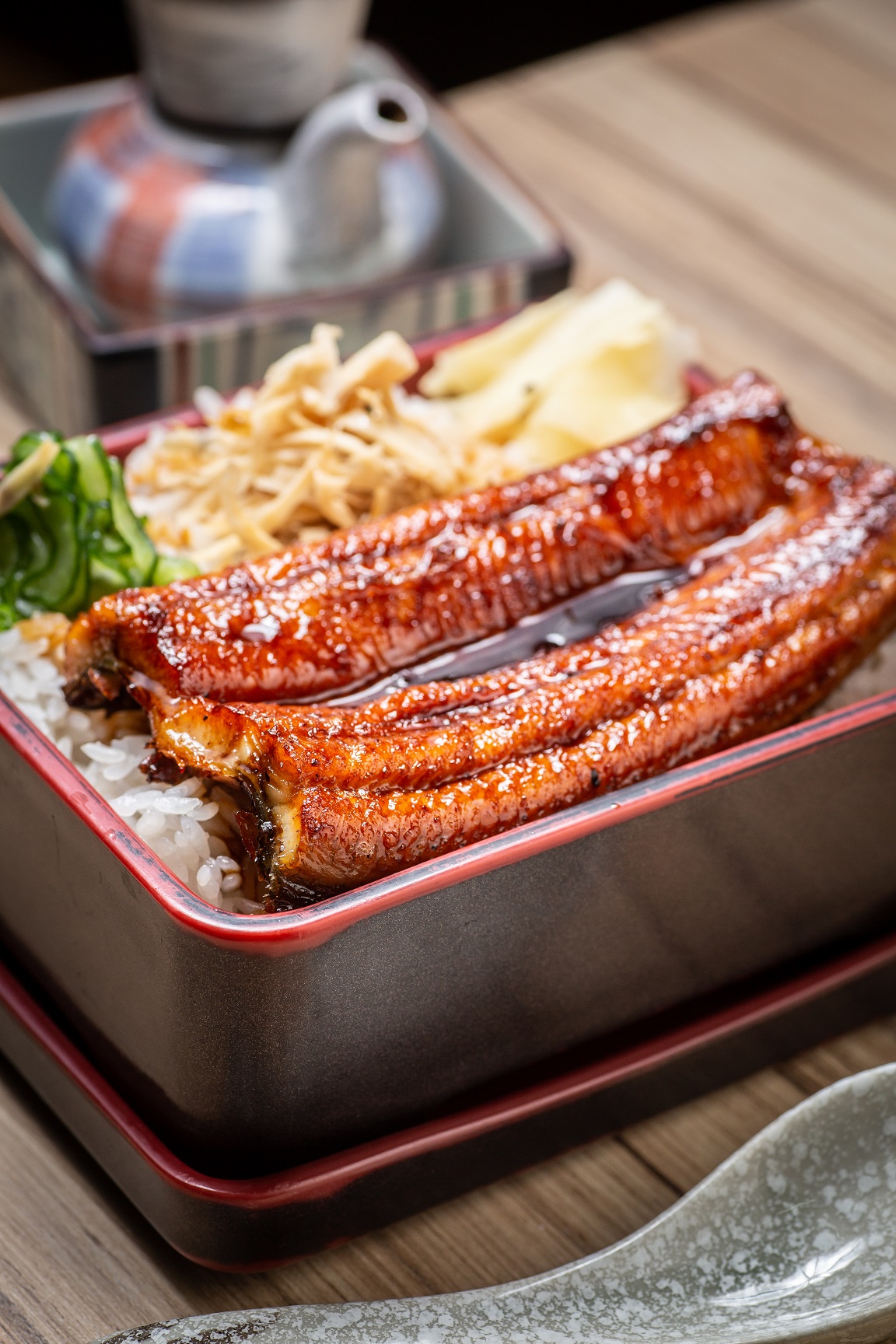 每日限量，手工拔刺的鰻魚飯，是他們自豪的料理。（280元／份）