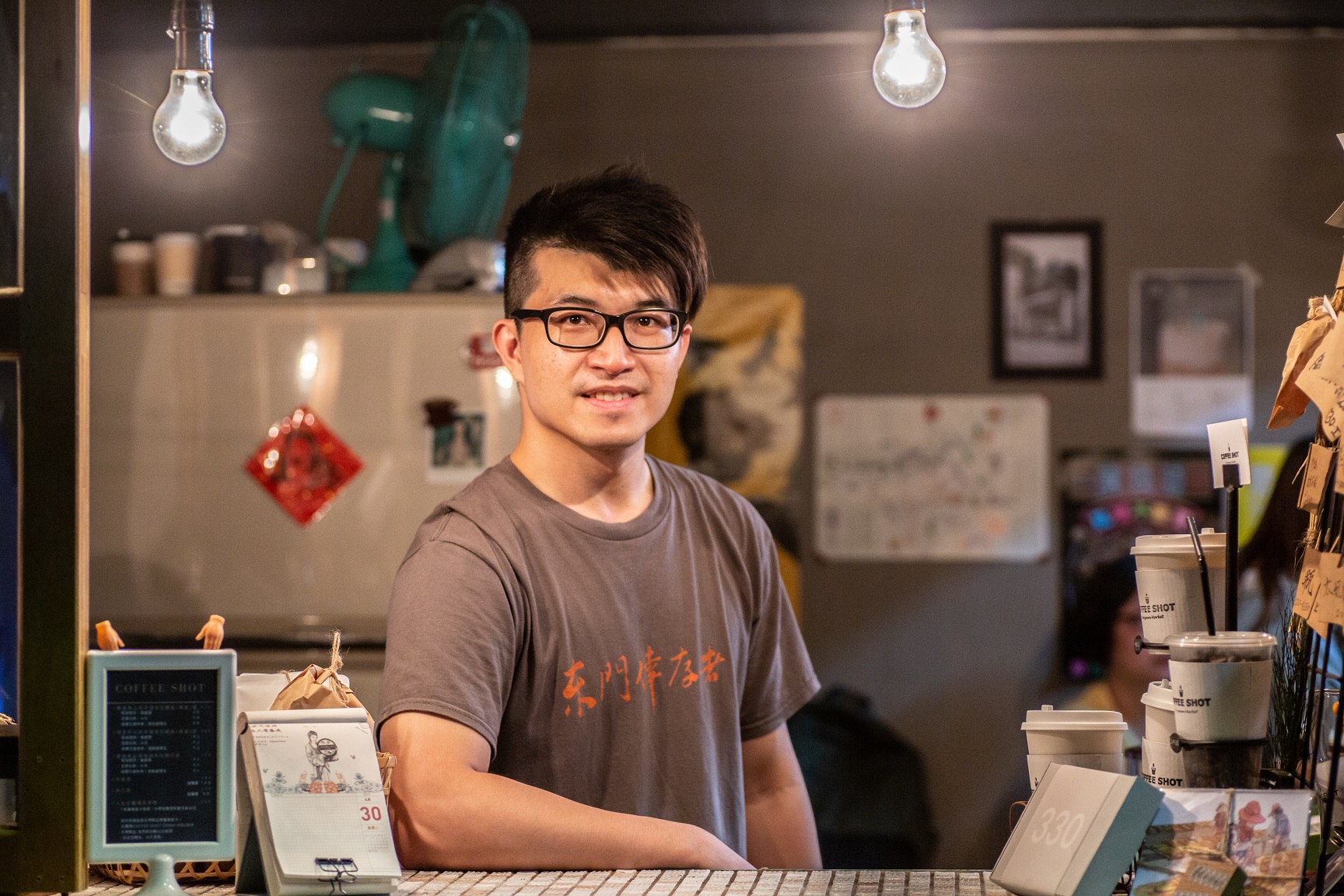 店主之一的小草,與兩名好友一起開了這間咖啡小店。