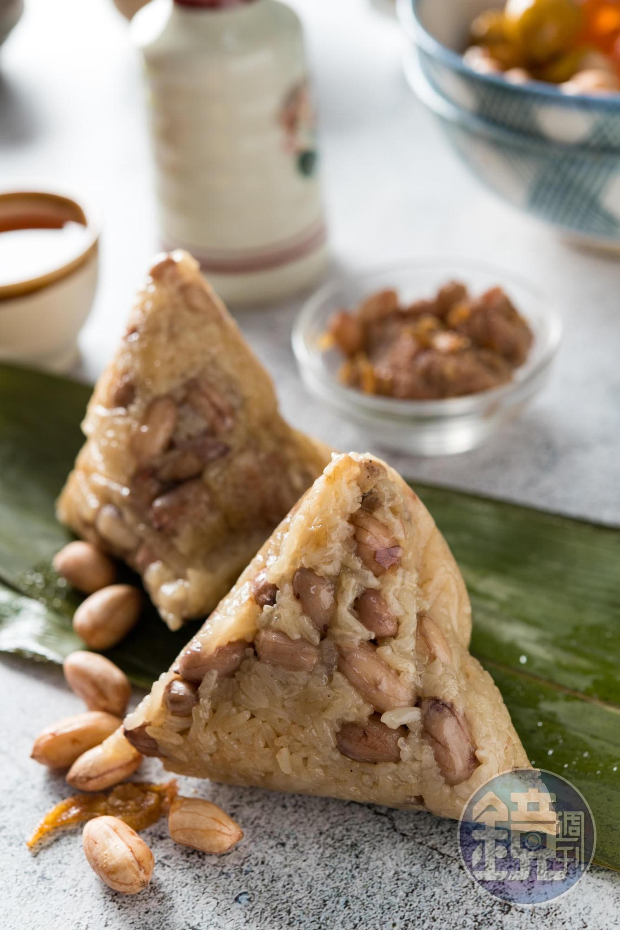 「花生肉粽」是對外販售的第一款粽子,豆仁飽滿。(30元/顆)