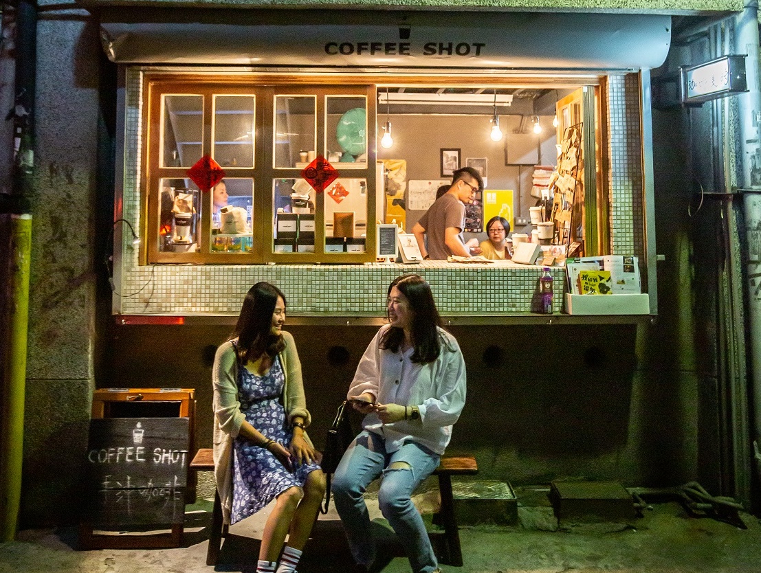 開在市場的角落，氣氛很吸引人的「珈琲夏特」。