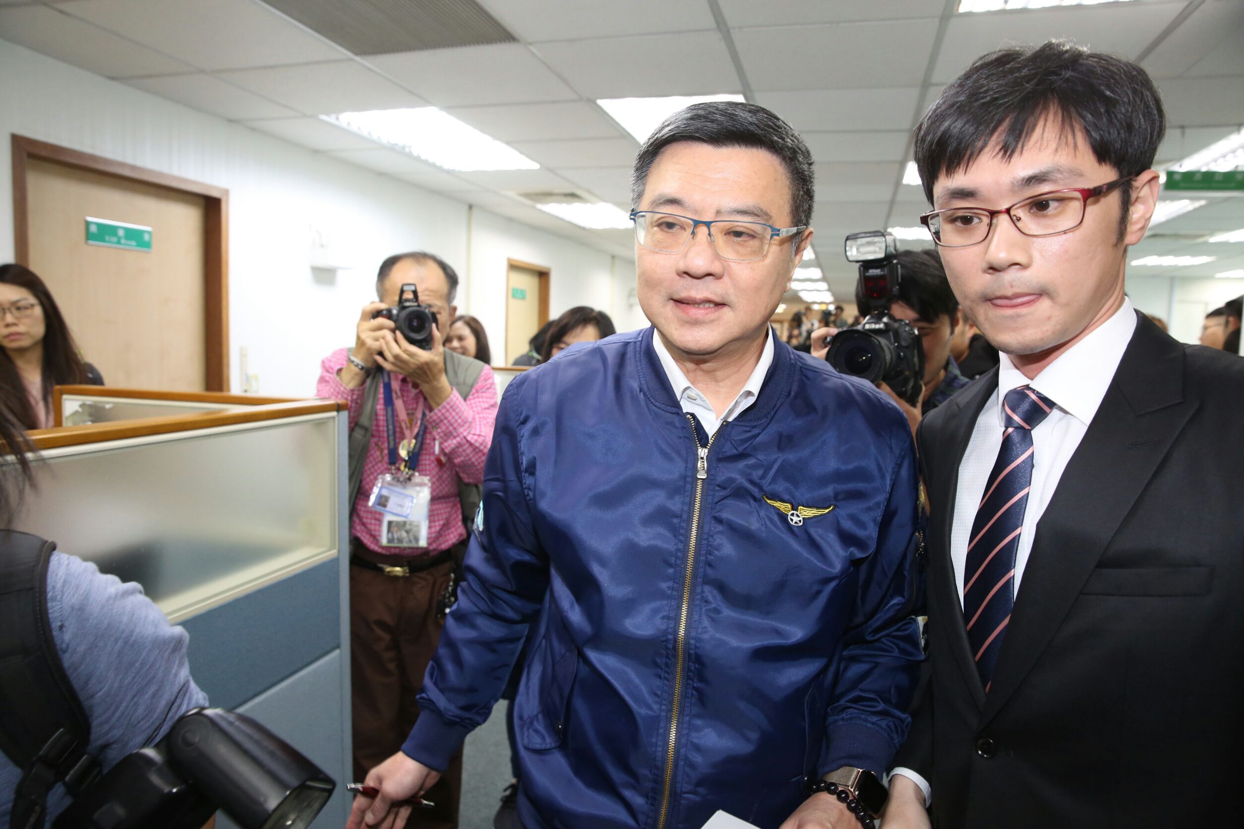 民進黨主席卓榮泰透過臉書還原中執會前後始末。