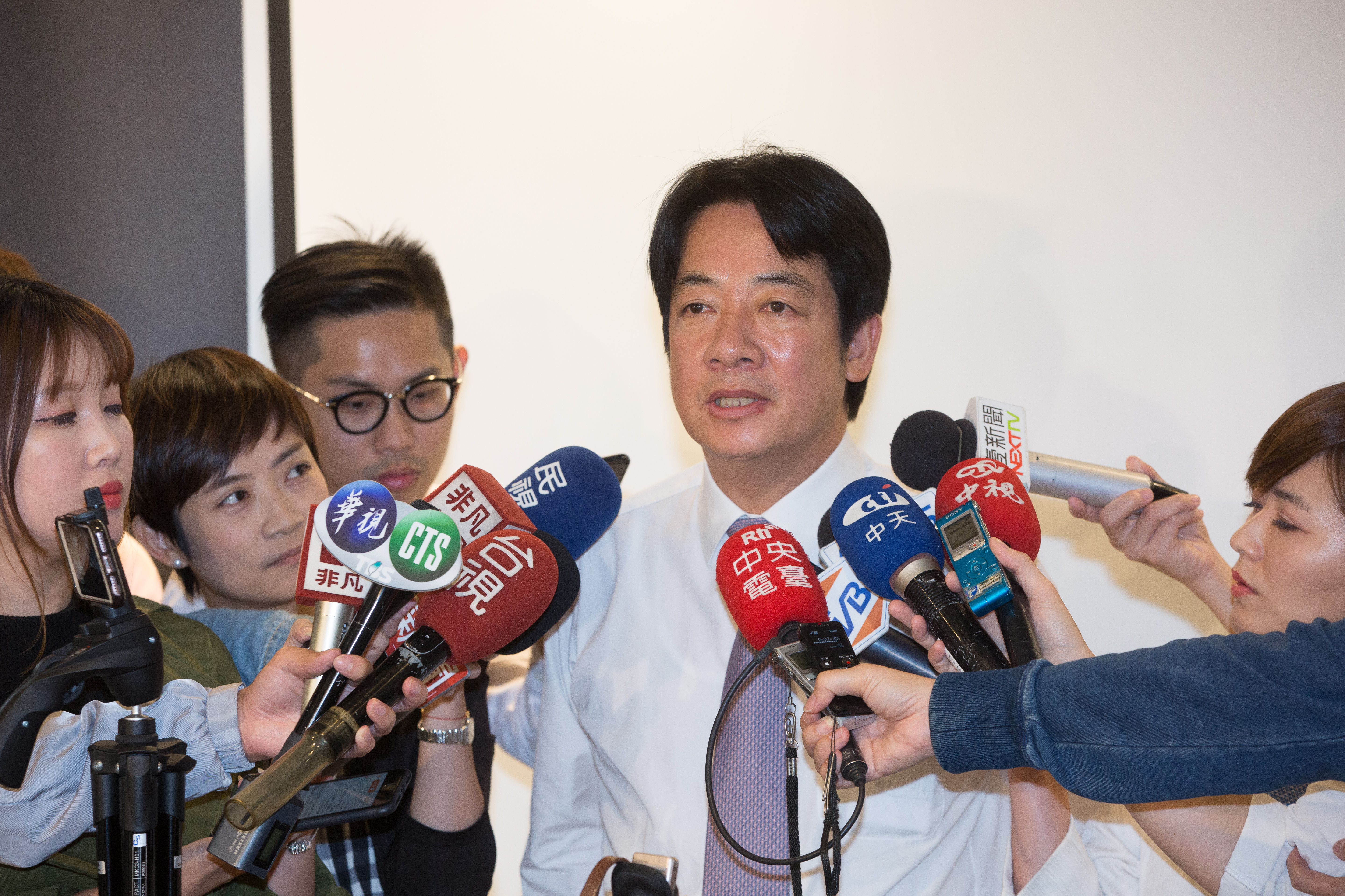 前院長賴清德影射《鏡週刊》報導為國家機器機器介入，總統府發言人嚴正澄清，批賴清德毫無證據。