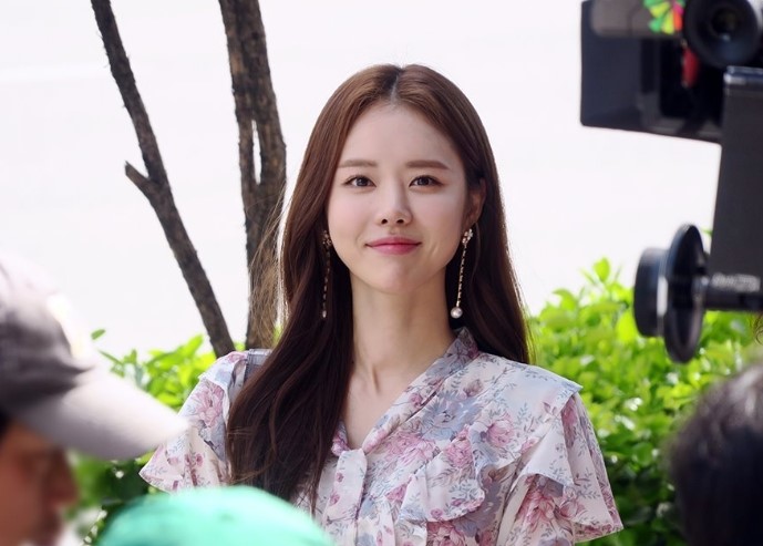 韓智善昨爆出去年9月曾對計程車司機施暴，醜聞曝光後於今天遭到新劇《初次見面我愛你》劇組開除。（翻攝自Naver）