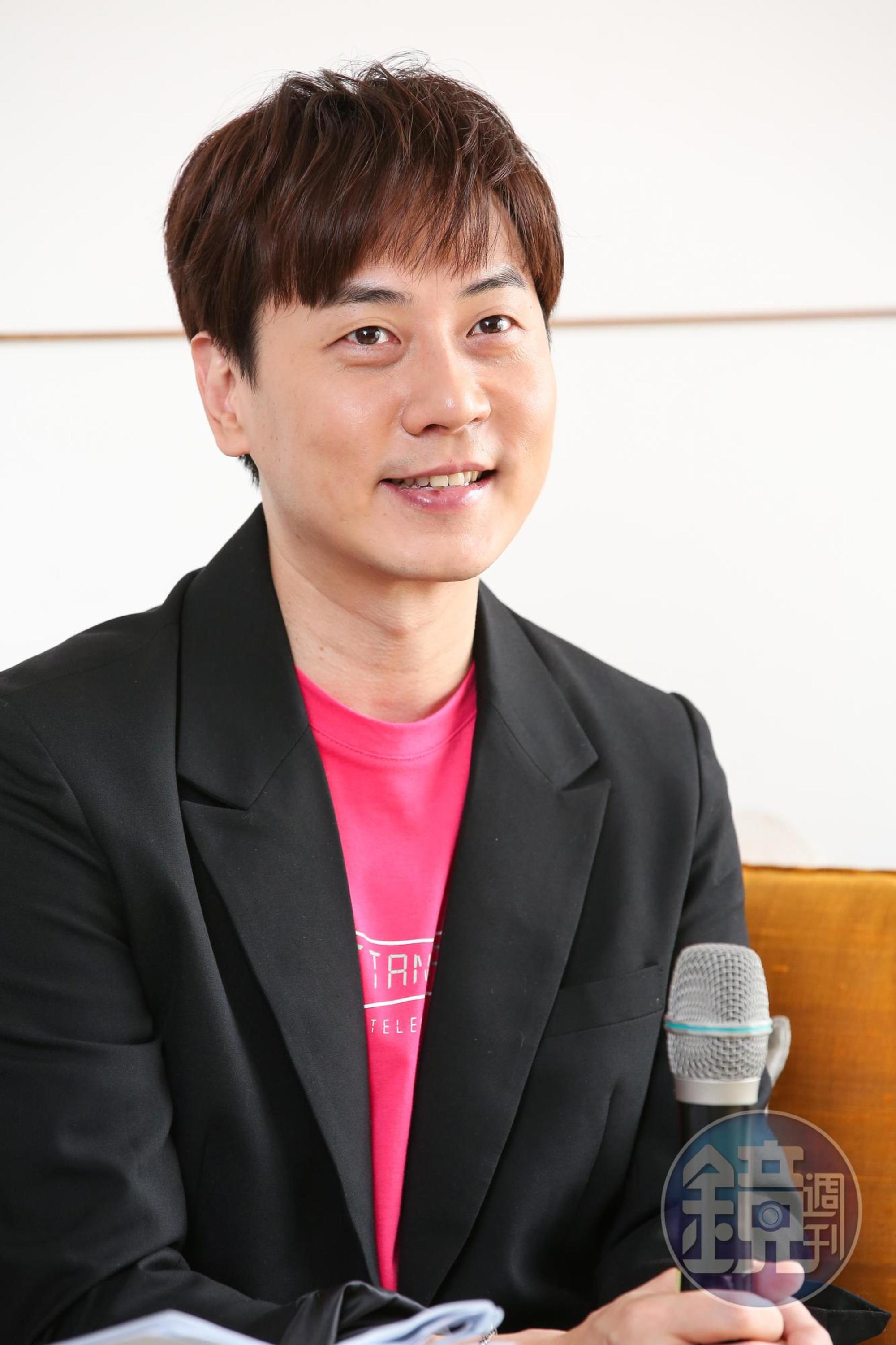 ANDY坦承自己有皺紋也有魚尾紋，「是化妝師厲害，藏得很好。」