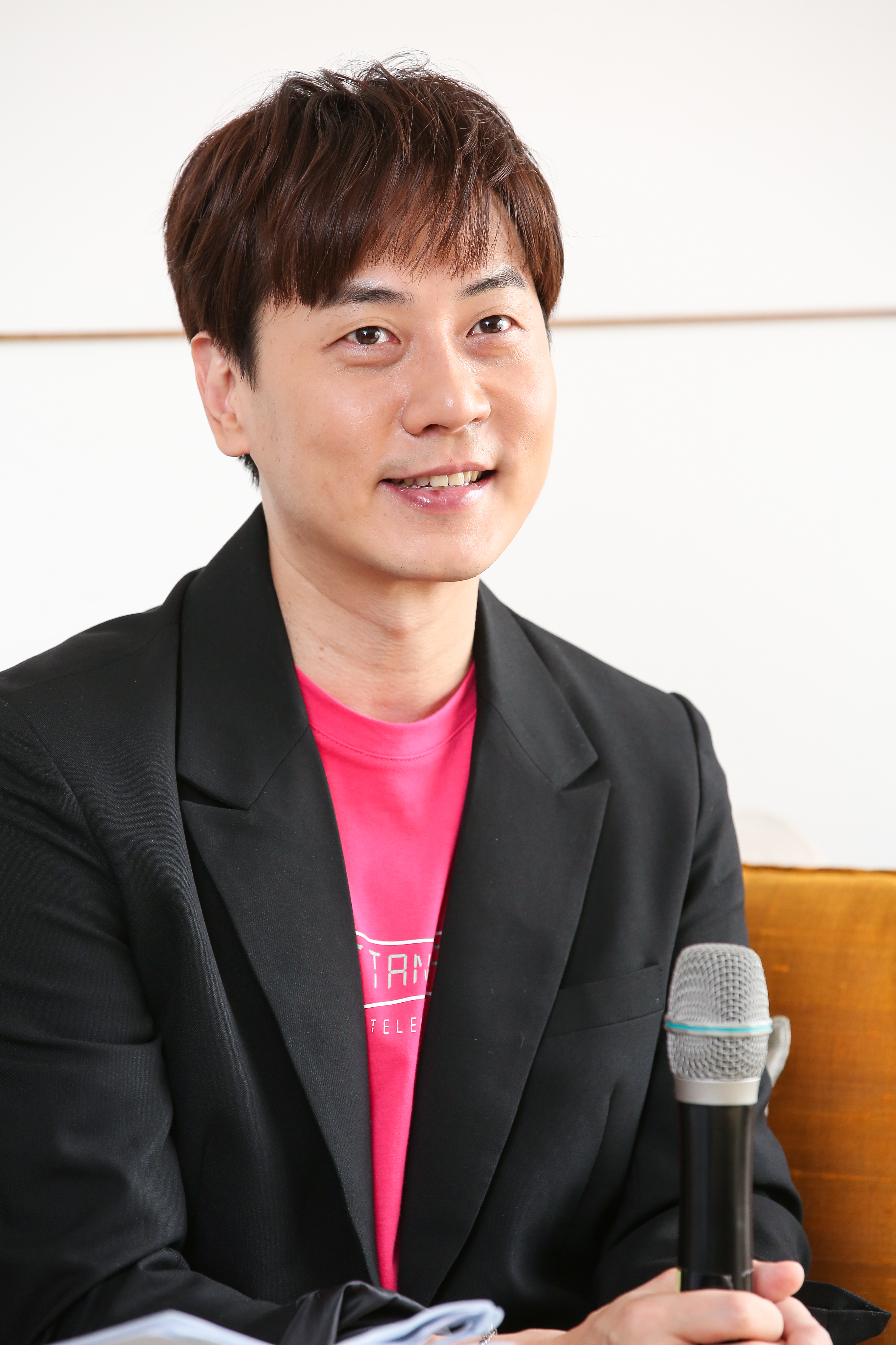 ANDY坦承自己有皺紋也有魚尾紋，「是化妝師厲害，藏得很好。」