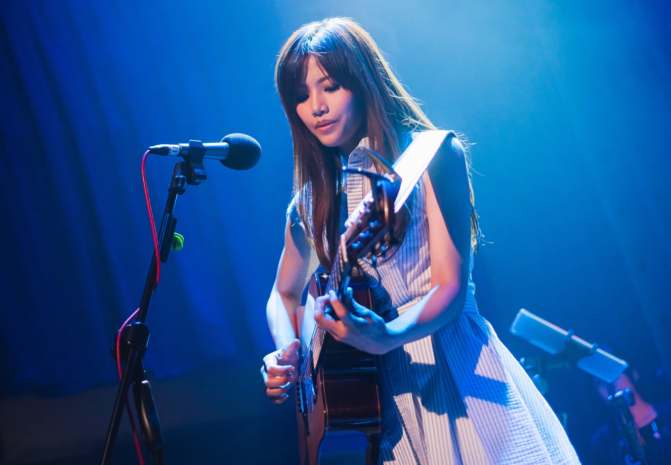 吳汶芳昨晚在西門河岸留言舉行「我要盡情地唱」演唱會。（福茂唱片提供）