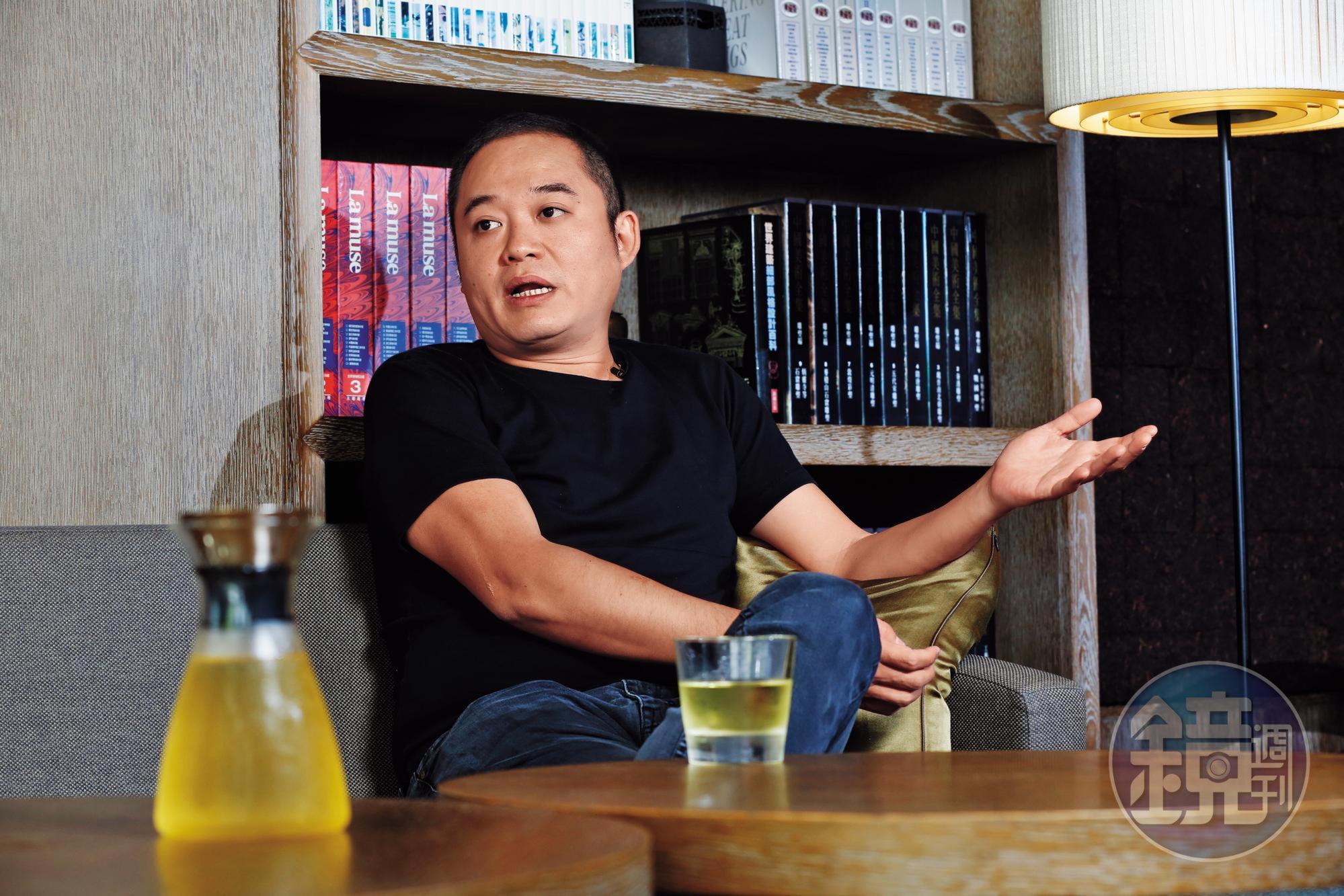 今年44歲的王子豪未回夏姿接班,準備投入手搖飲市場。