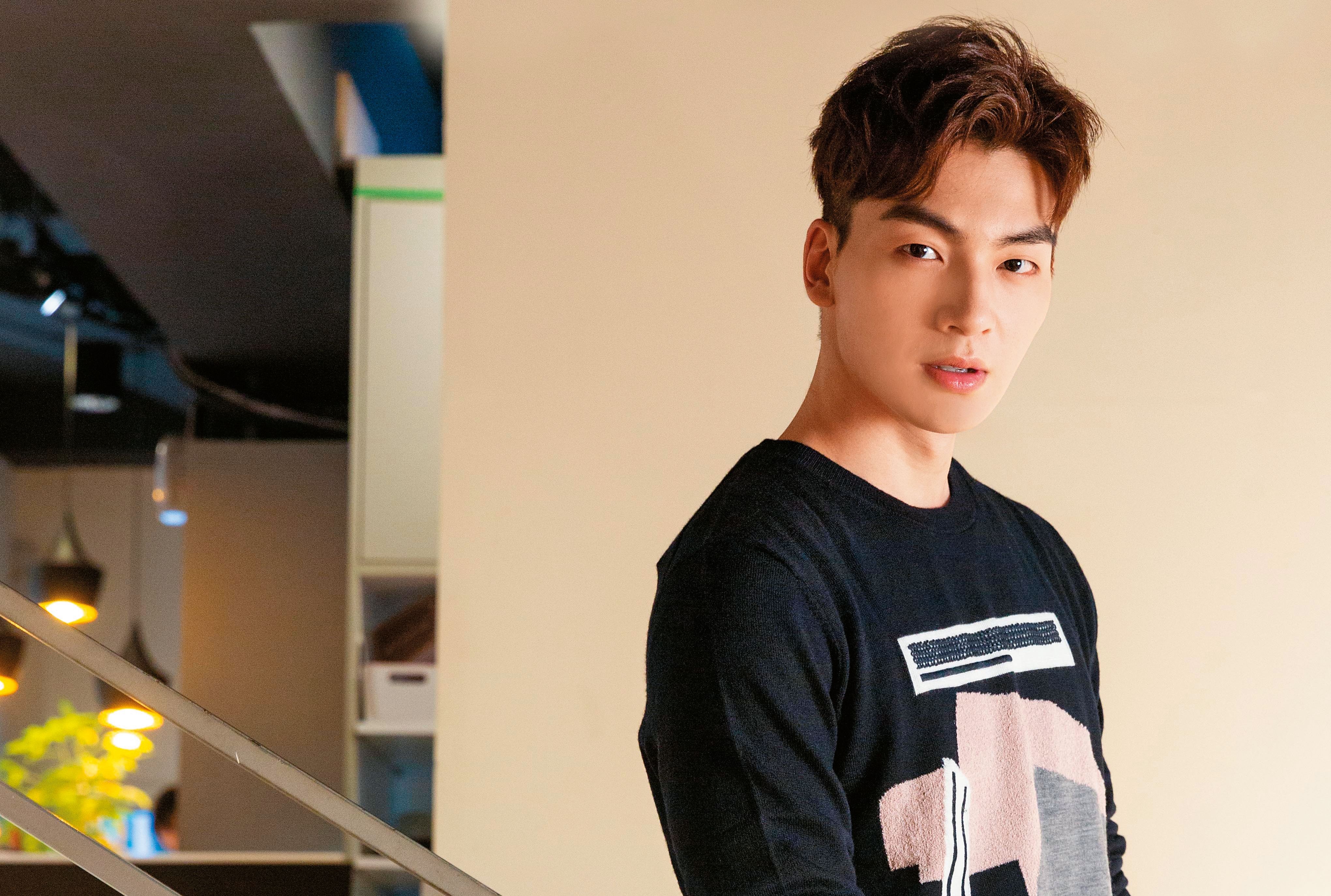 張洛偍16歲時曾是《模范棒棒堂》節目底迪，但才幾個月就被淘汰，讓他一度留下陰影。