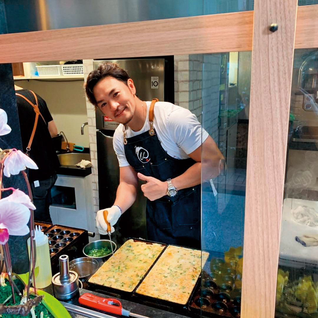 夢多近期接連開了2家章魚燒店,生意不錯,常有粉絲上門光顧。(翻攝自夢多IG)