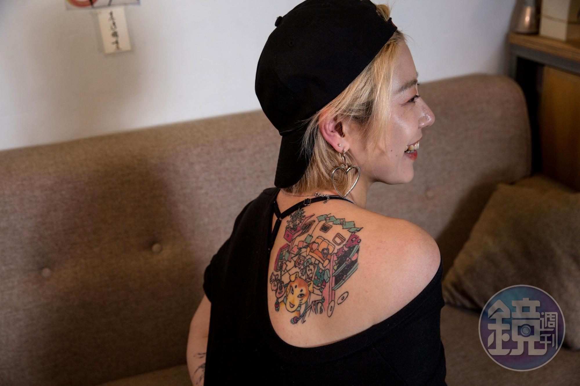 宋晉儀背上有個風格獨特的刺青，出自刺青師「靈子同學」之手。