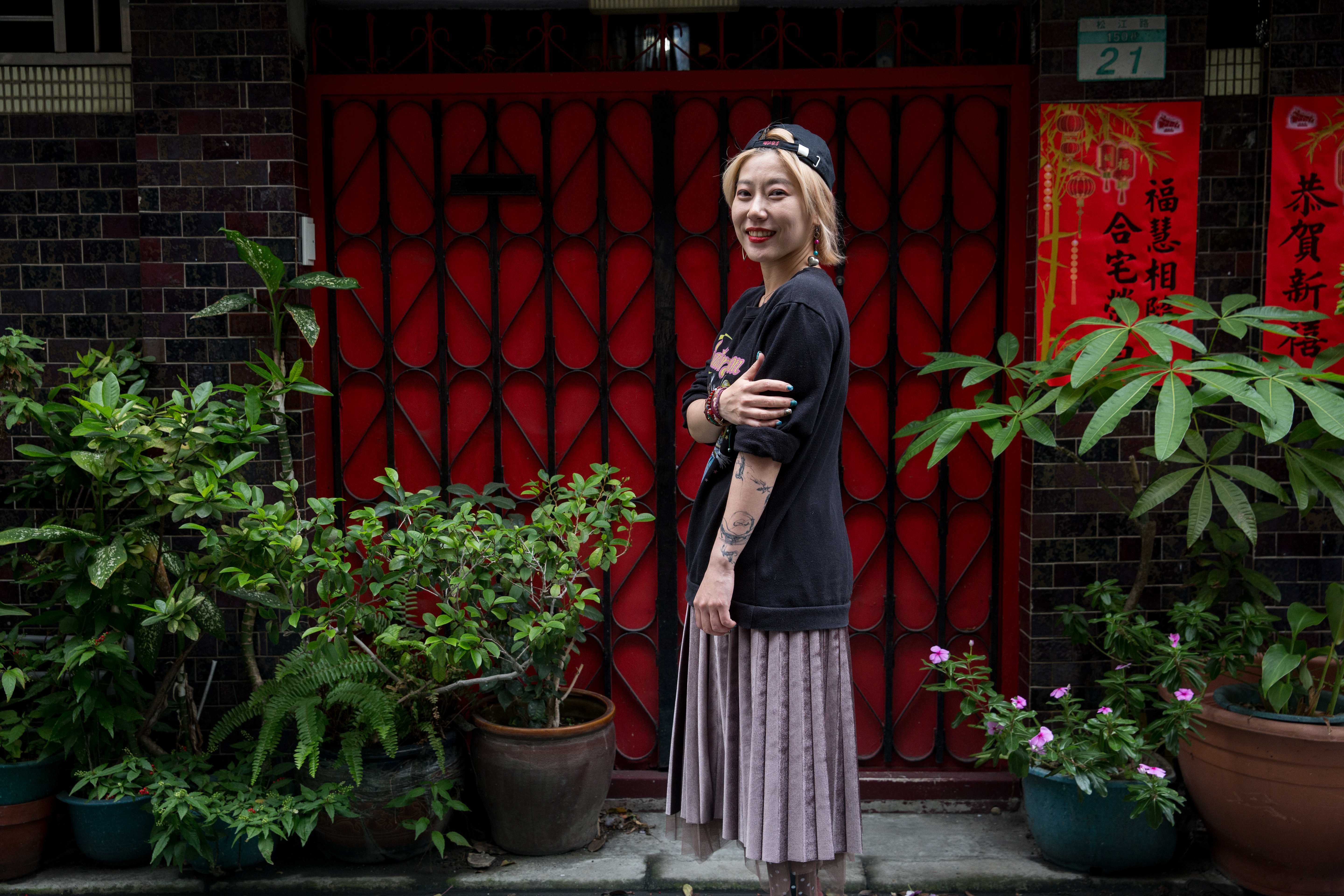 曾經自殘的宋晉儀如今學著跟憂鬱和平共處，手上的傷痕已成刺青。
