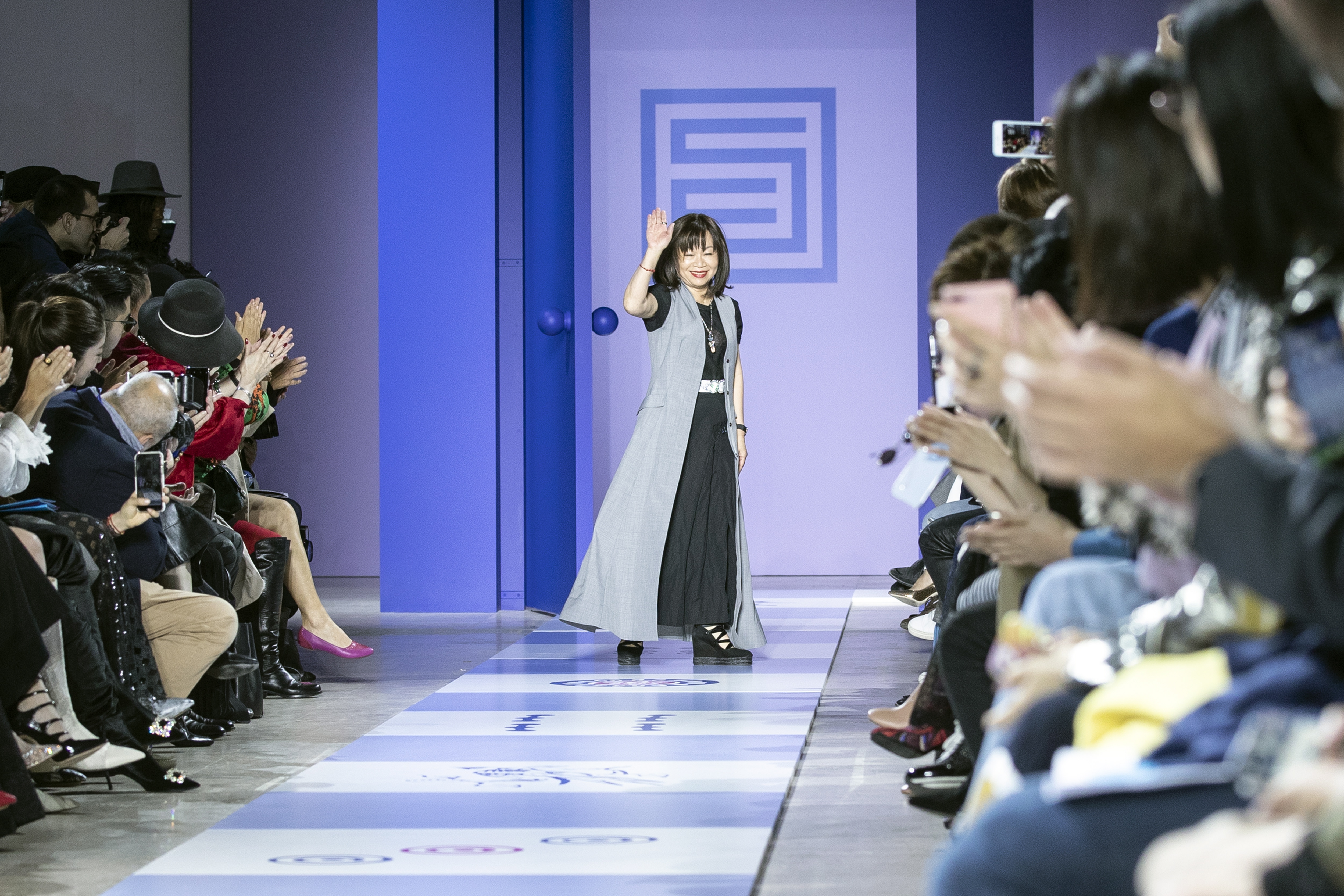 夏姿創辦人王陳彩霞力挺兒子賣高價手搖飲。（東方IC）