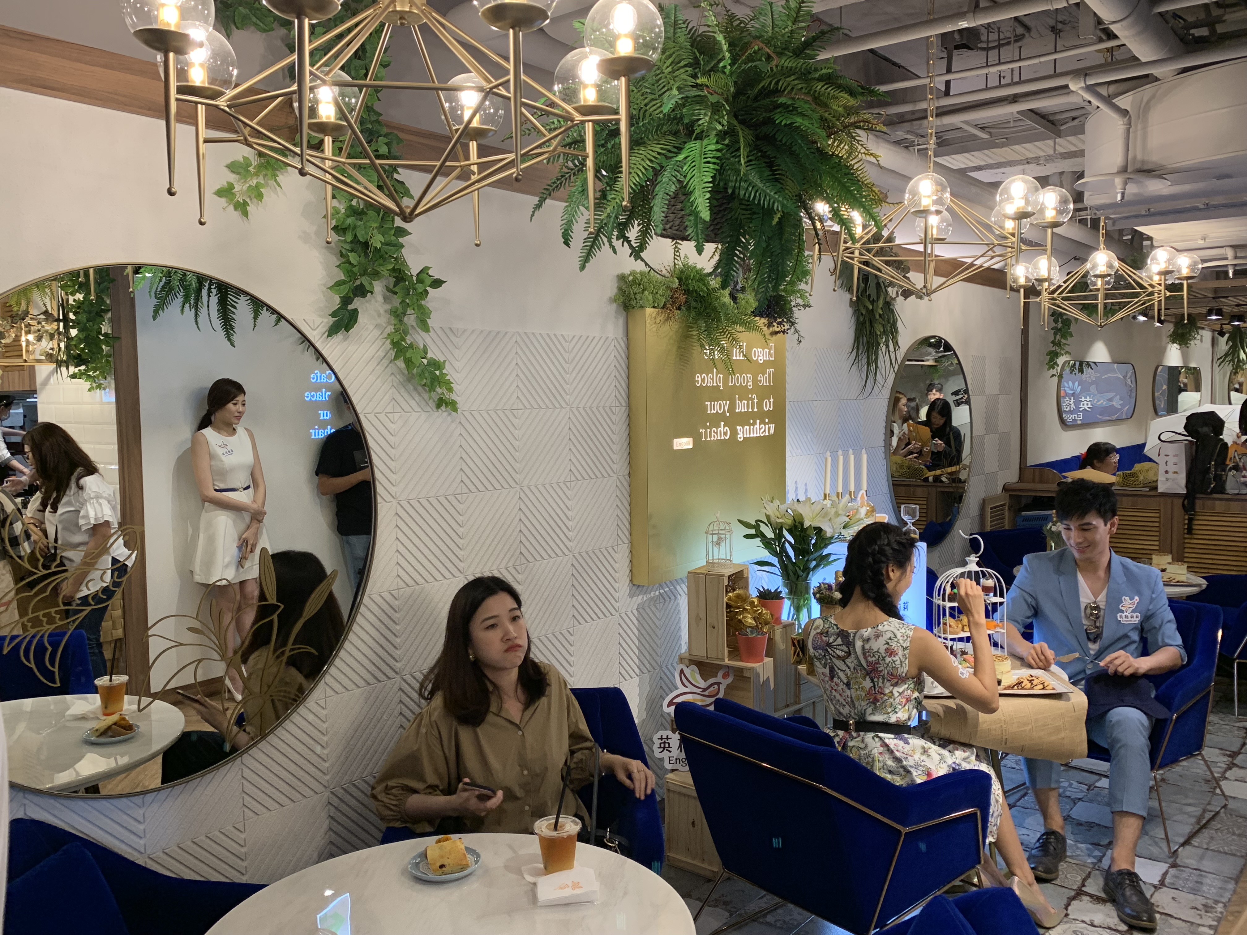 店內空間簡潔明亮,氛圍輕鬆愜意。