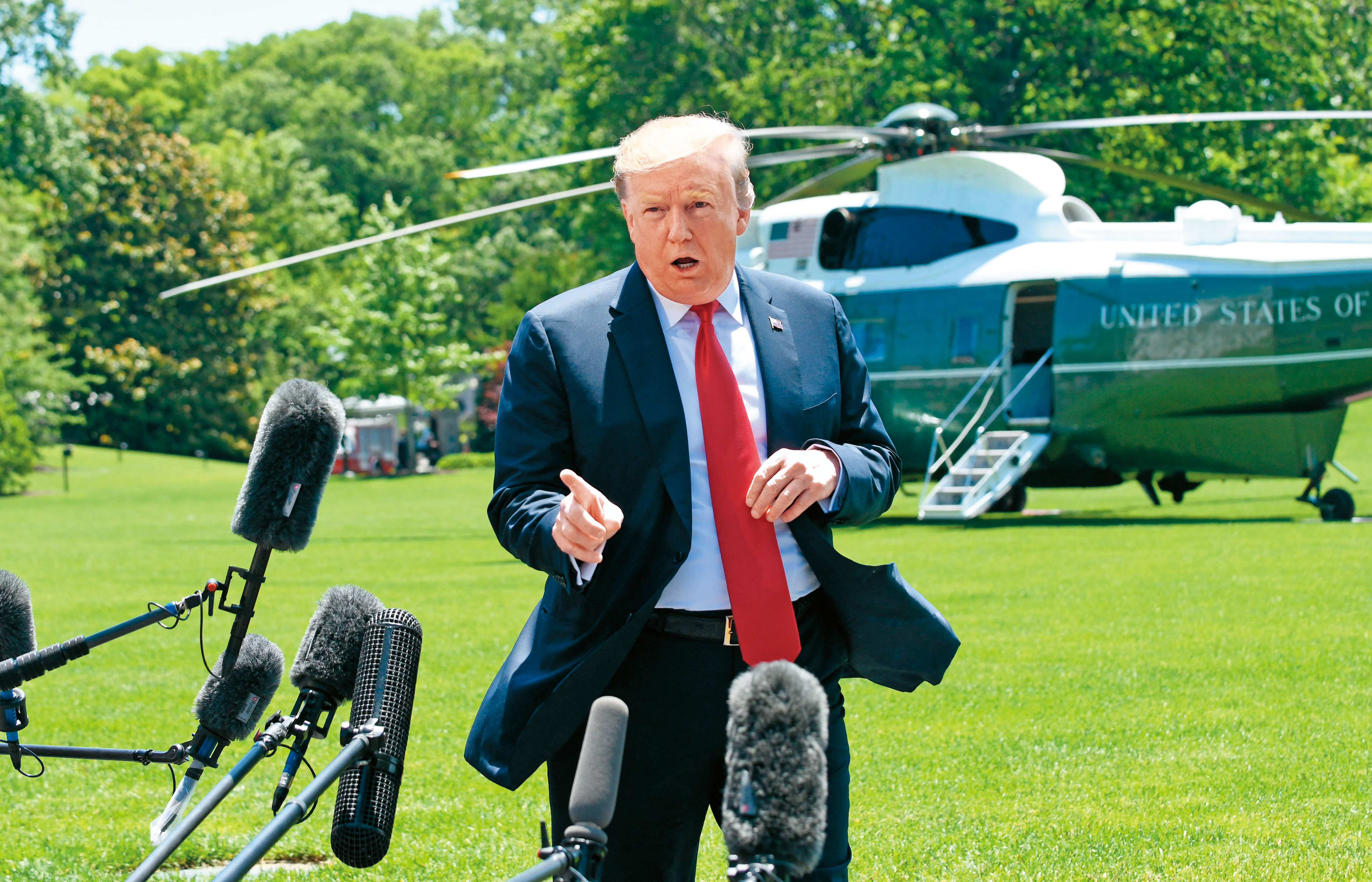 美國總統川普的談話經常為市場帶來震盪，選對債券商品，可以有效穩定投資組合的報酬。（東方IC）