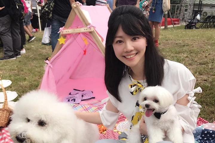 有「港湖女神」之稱的民進黨議員高嘉瑜,近日不堪男粉絲騷擾而報警處理。(翻攝自高嘉瑜臉書)