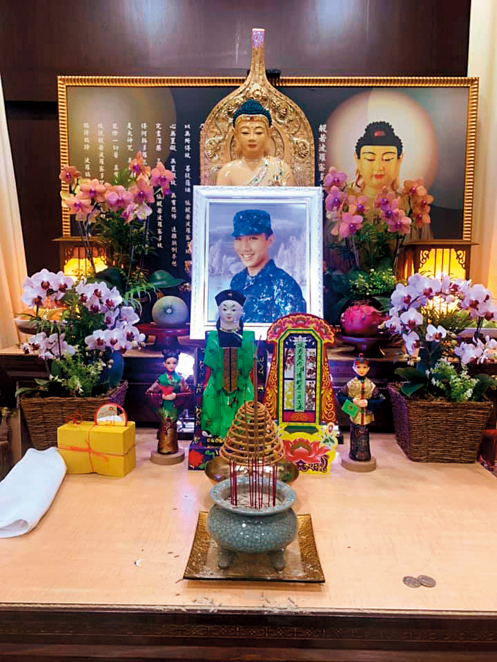 5月18日,22歲的黃博鈞因車禍而身亡,讓親友皆無法接受。(翻攝自Huang Vivian臉書)