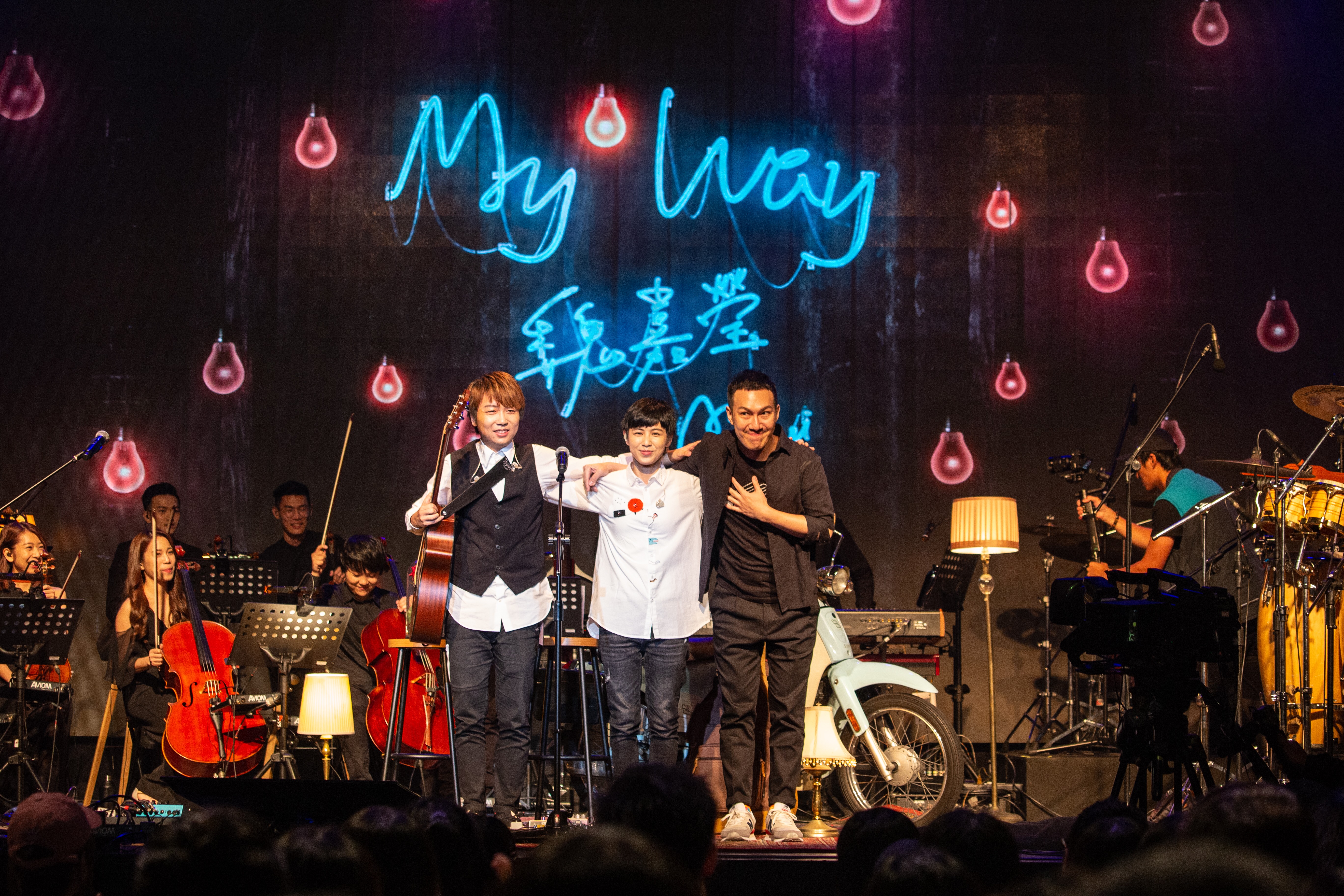 魏嘉瑩《My way》演唱會，請出蘇打綠團員阿龔（右）擔任音樂總監。（張閔翔提供）