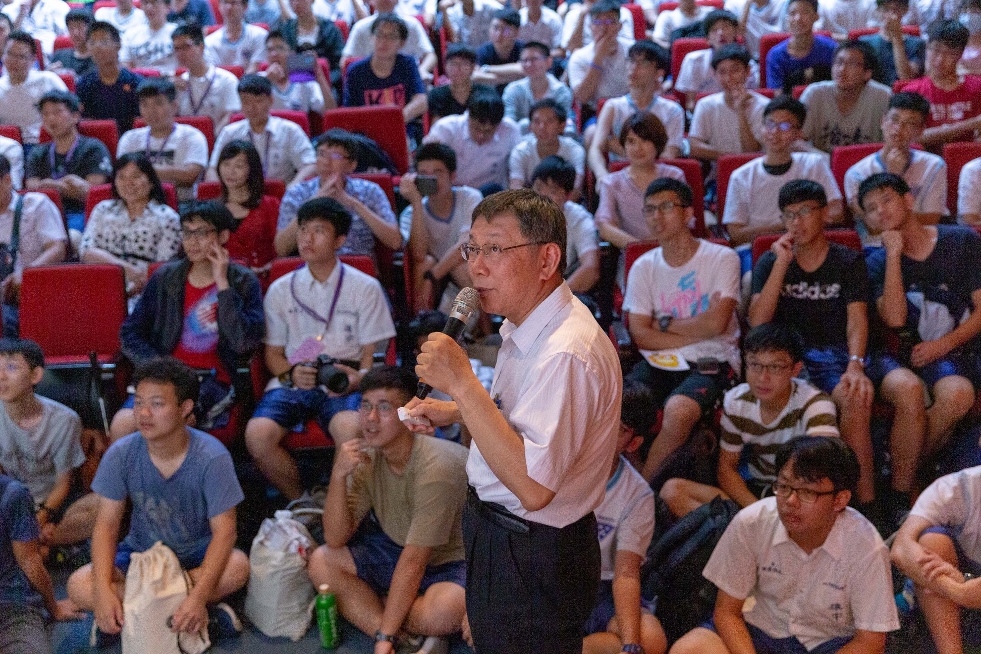 回應韓市府卡柯傳聞，台北市長柯文哲說，東廠殺人不一定是皇帝下令。（取自柯粉俱樂部）