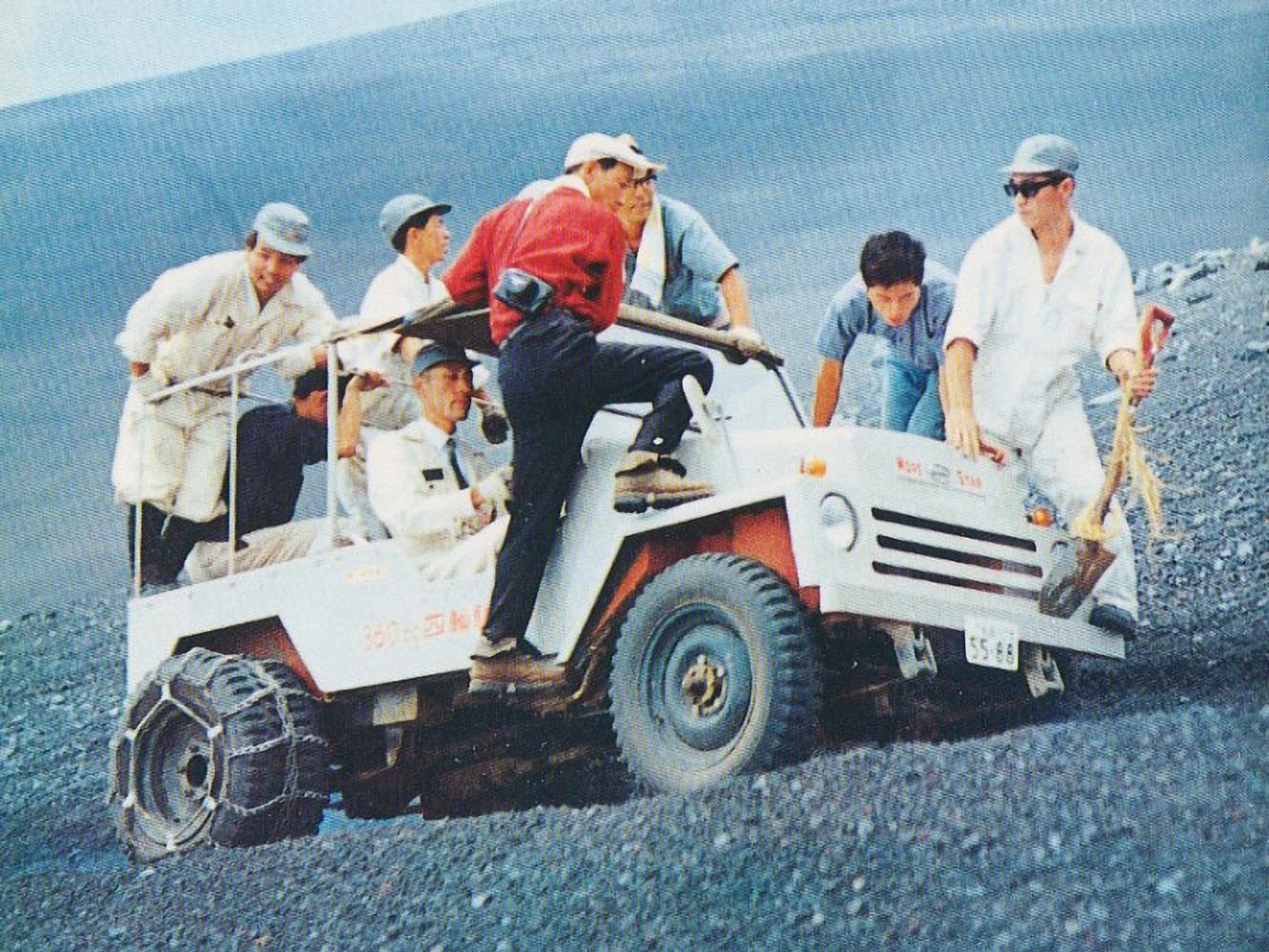 希望之星ON型是一款小型越野車，可以低成本地翻山越嶺運輸物資。