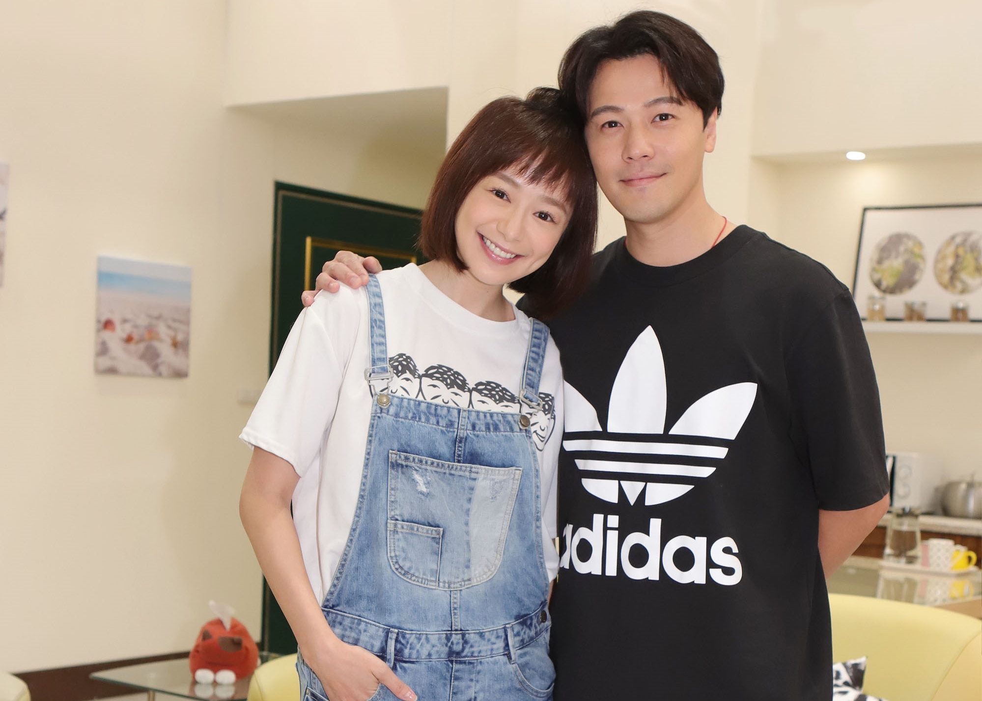 黃文星和茵芙加入《大時代》演出幸福情侶。（民視提供）