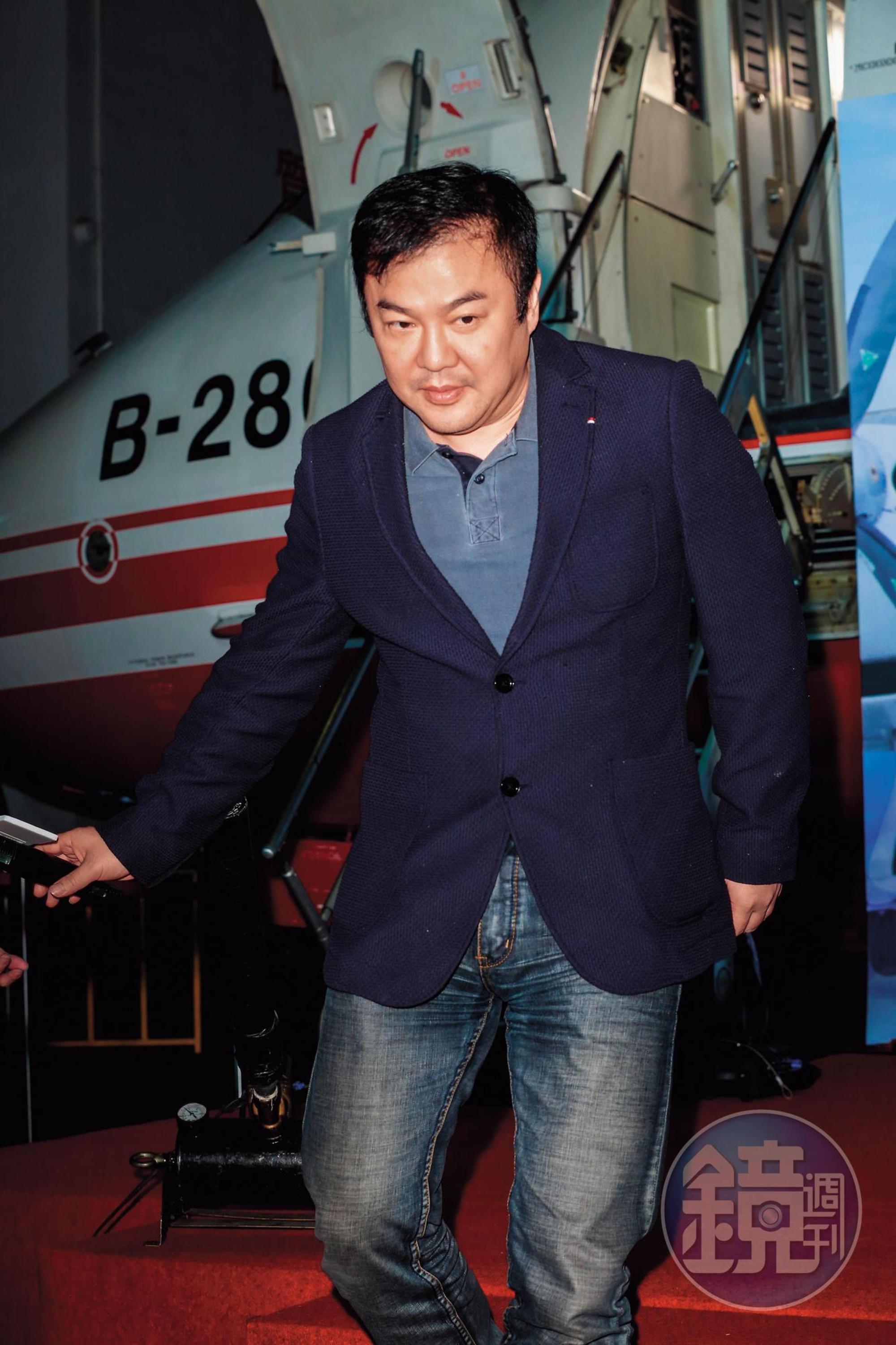 張綱維(圖)咬定民航局委外的財務專家,要求位置及研究經費不成,才施壓遠航簽證會計師重編年度財報,故提告索賠,結果敗訴。