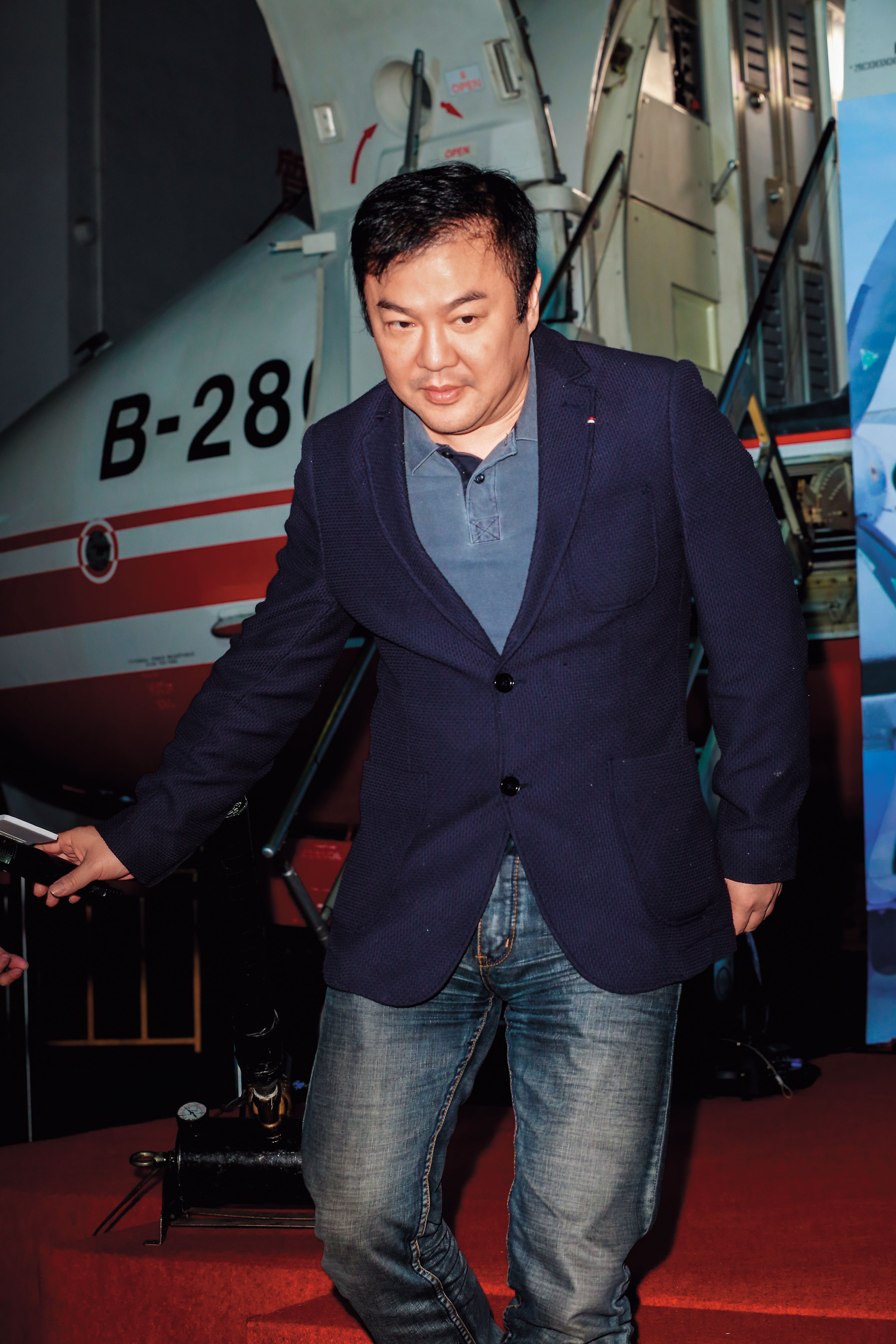 張綱維(圖)咬定民航局委外的財務專家,要求位置及研究經費不成,才施壓遠航簽證會計師重編年度財報,故提告索賠,結果敗訴。