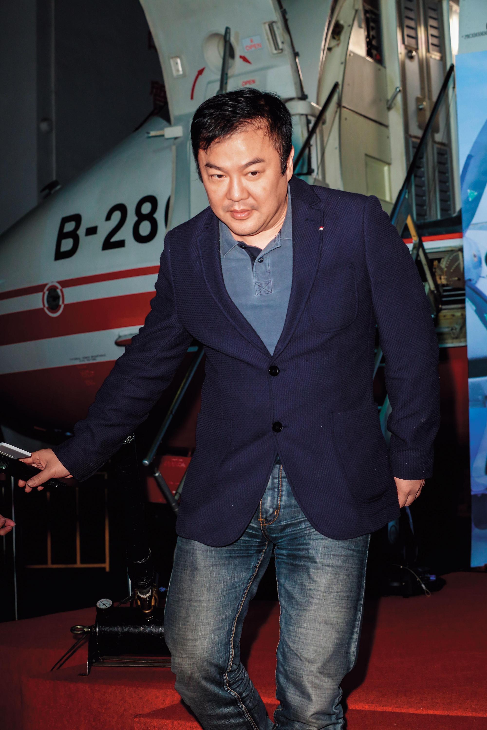 張綱維(圖)咬定民航局委外的財務專家,要求位置及研究經費不成,才施壓遠航簽證會計師重編年度財報,故提告索賠,結果敗訴。