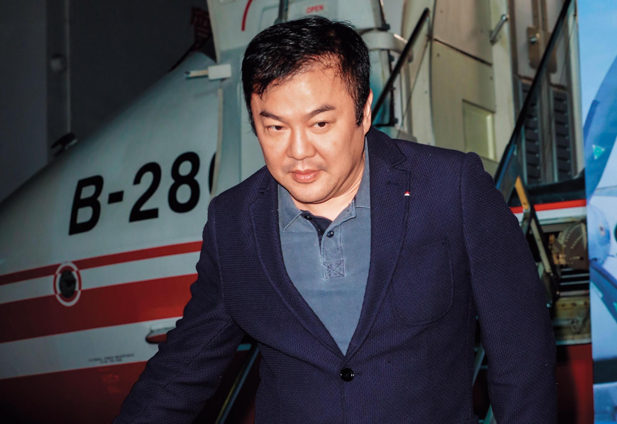 張綱維(圖)咬定民航局委外的財務專家,要求位置及研究經費不成,才施壓遠航簽證會計師重編年度財報,故提告索賠,結果敗訴。