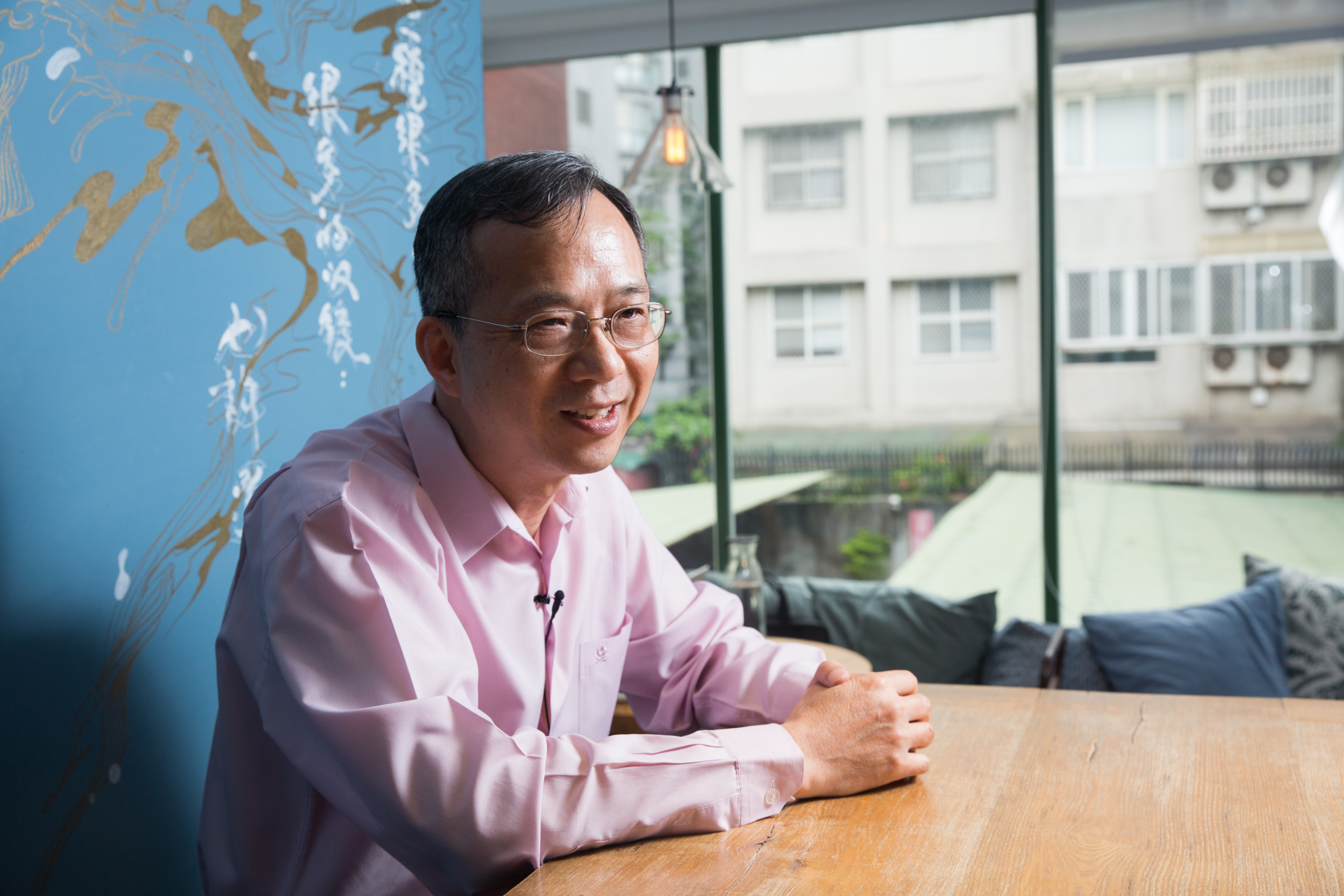 股齡超過30年的蕭金星，手上有股票，心中無股價，聊起投資一派輕鬆。