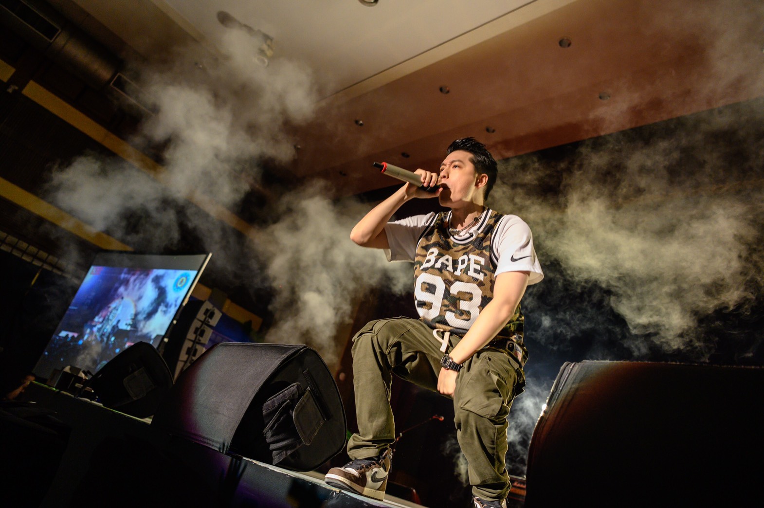  閉關半年製作新專輯的周湯豪，首出關在逢甲大學演出。（索尼唱片提供）