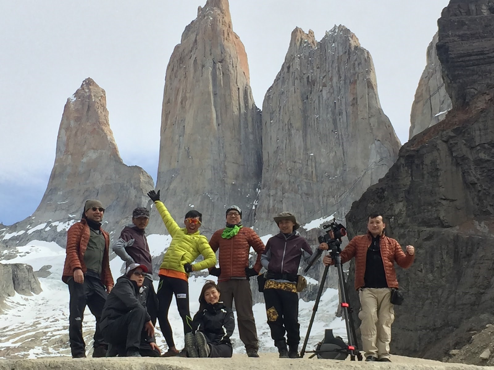 導演黃茂森（右三）因為走路練出好體力，也讓他在南極嚴寒的氣候中可以挺下去。