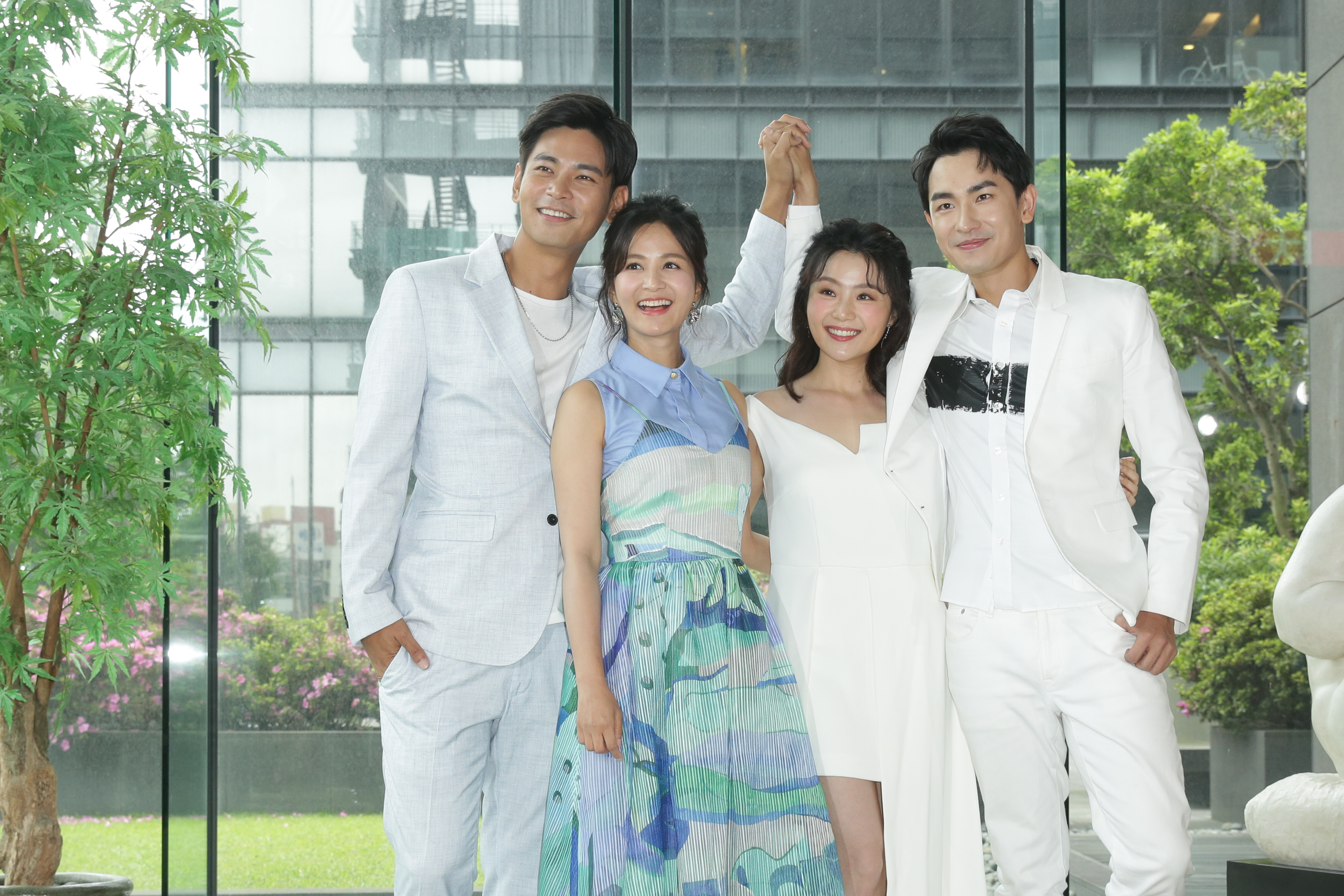 《天之蕉子》主要男女主角們，由左至右為：楊子儀、吳怡霈、楊小黎、陳謙文。