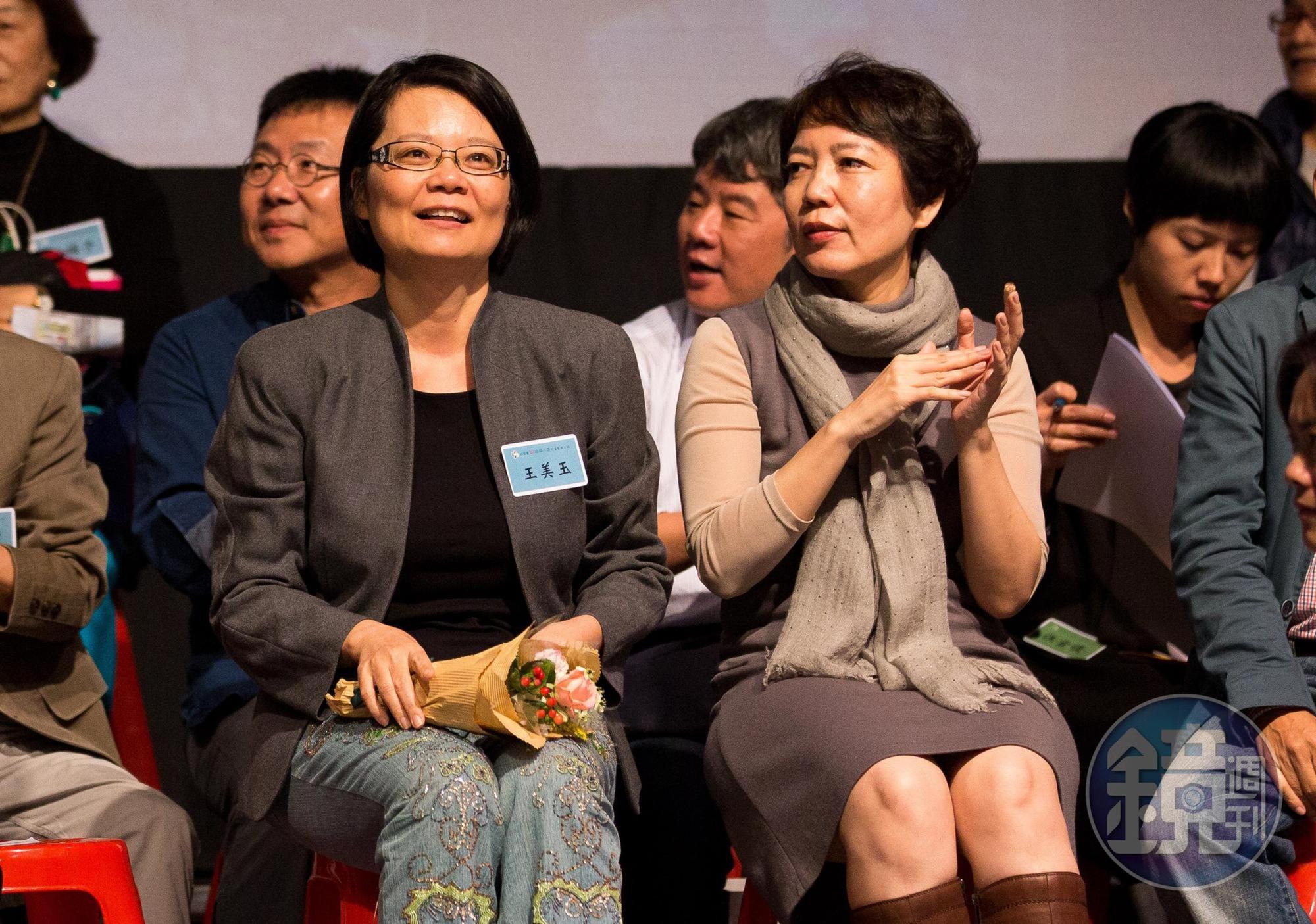 監察院針對49年前發生在台東泰源監獄的越獄事件，近日調查報告出爐，監委王美玉（左）將其定位為為「規劃未周的政治反抗事件」或「台灣獨立革命運動」。
