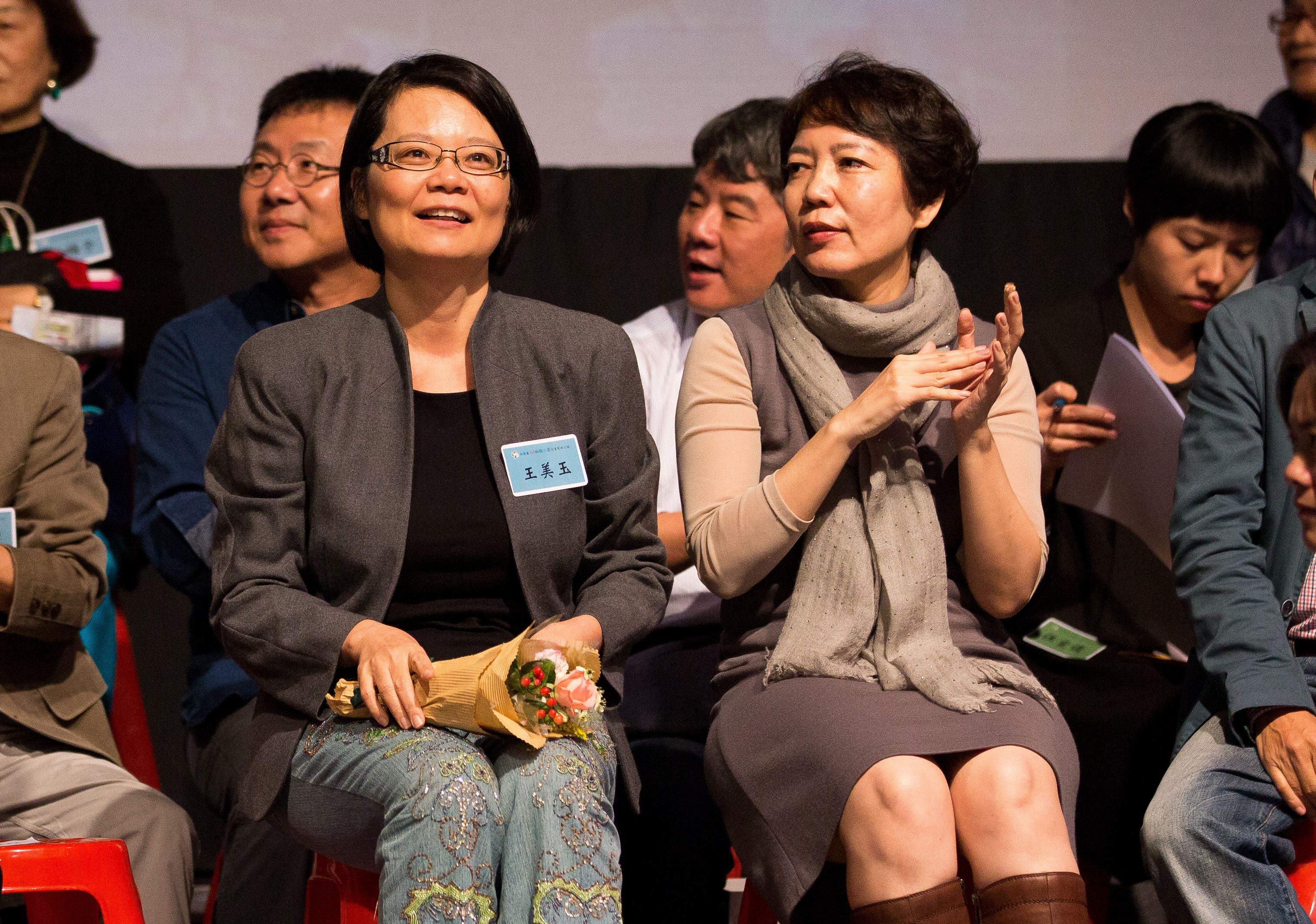 監察院針對49年前發生在台東泰源監獄的越獄事件，近日調查報告出爐，監委王美玉（左）將其定位為為「規劃未周的政治反抗事件」或「台灣獨立革命運動」。