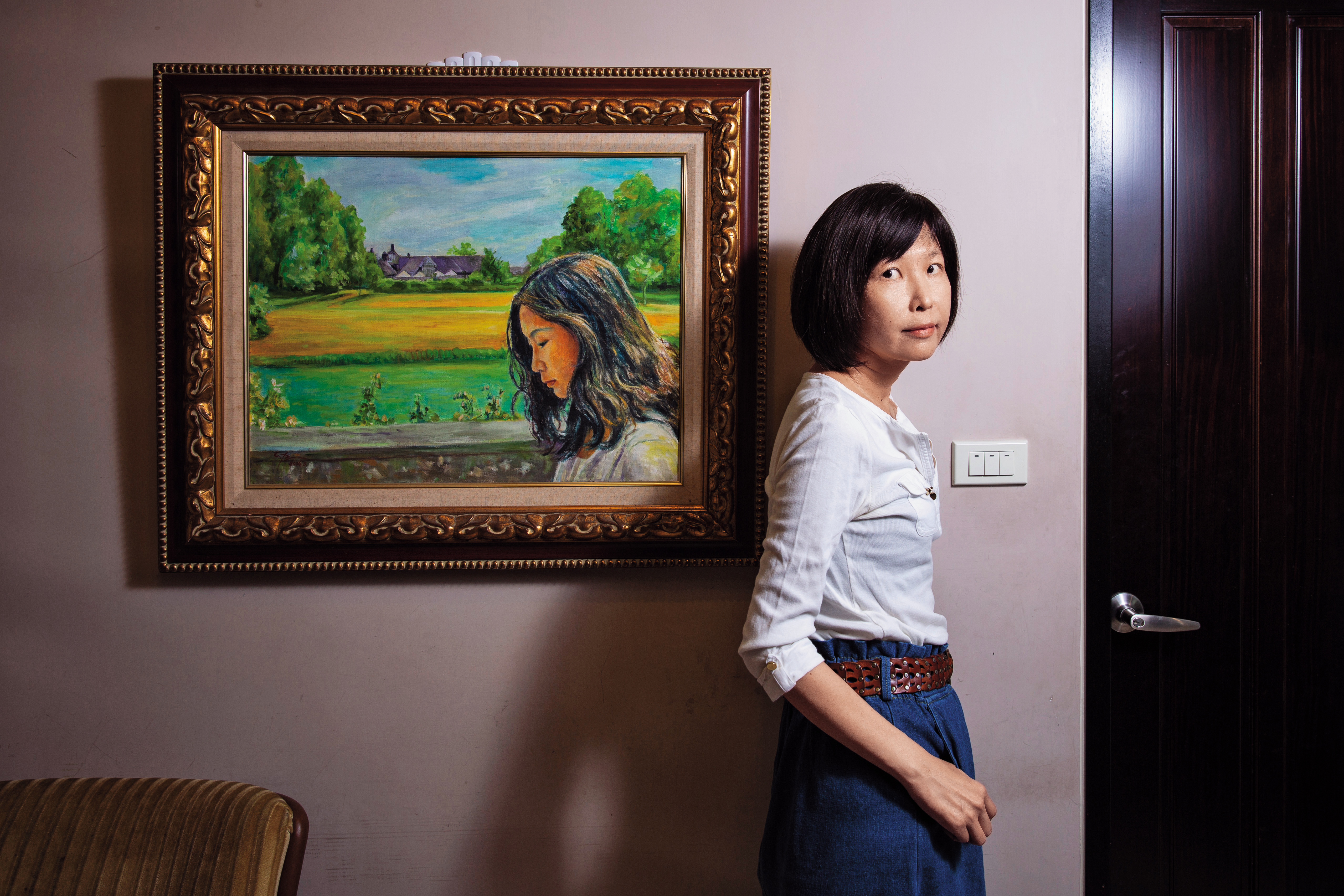 30歲遠赴英國留學，畫家朋友將幸佳慧遊歷莊園的照片，繪製成油畫。