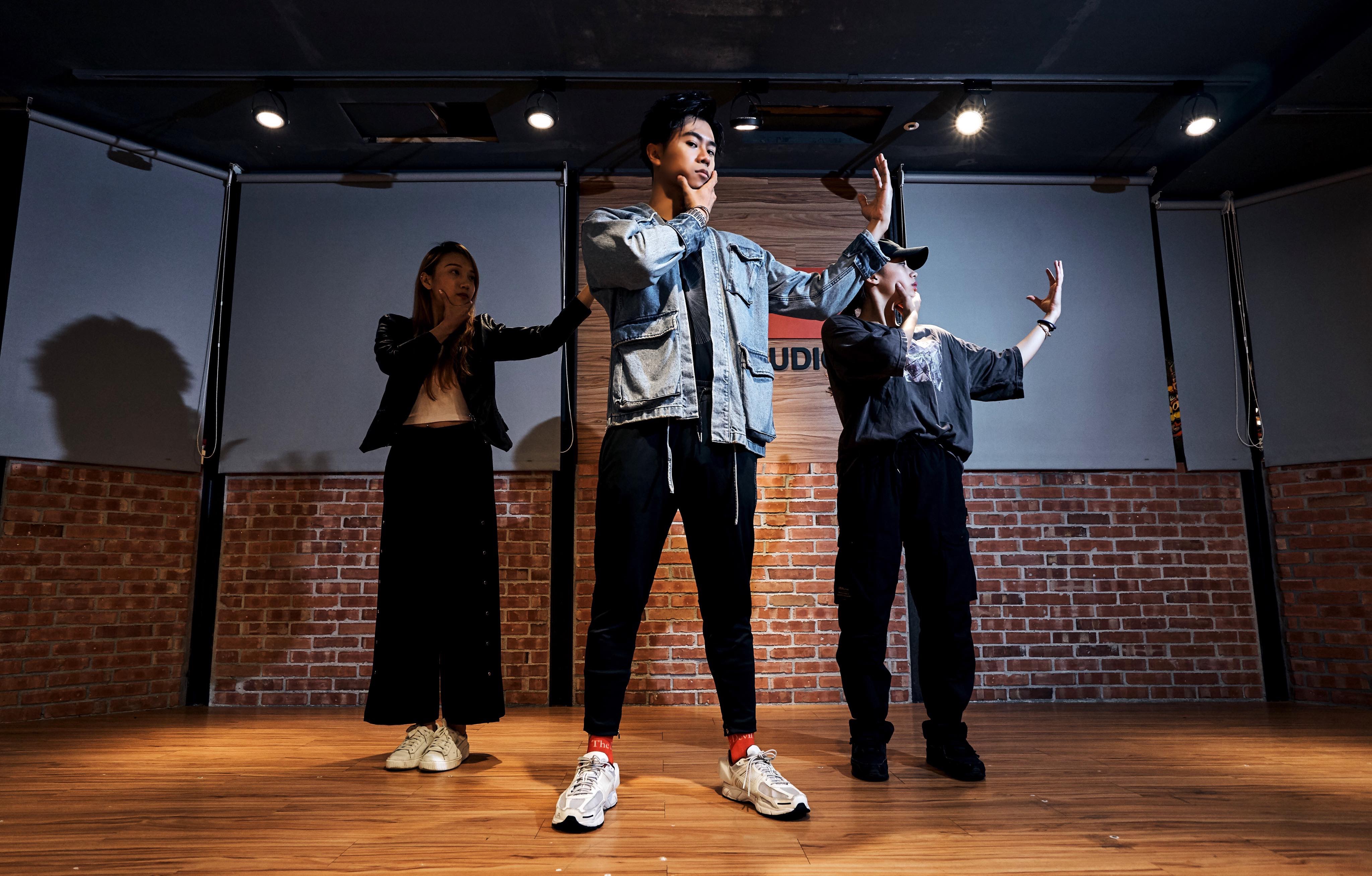  首登小巨蛋演出5分鐘，廖柏雅改編作品，並獻出舞蹈首秀。（柏雅音樂藝術工作室提供）