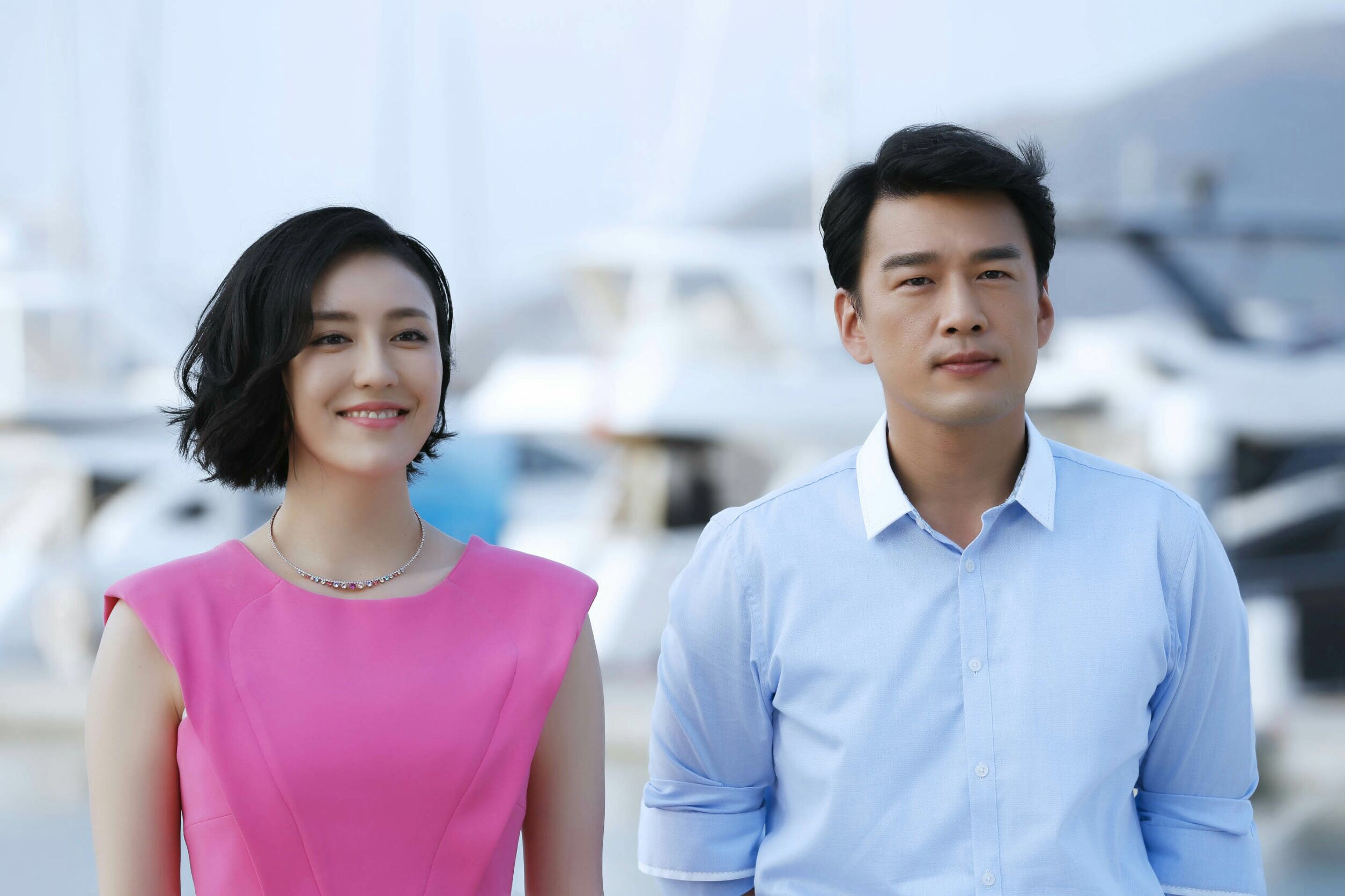 呂佳容（左）在《親愛的婚姻》與王耀慶（右）有吻戲。（人人娛樂提供）