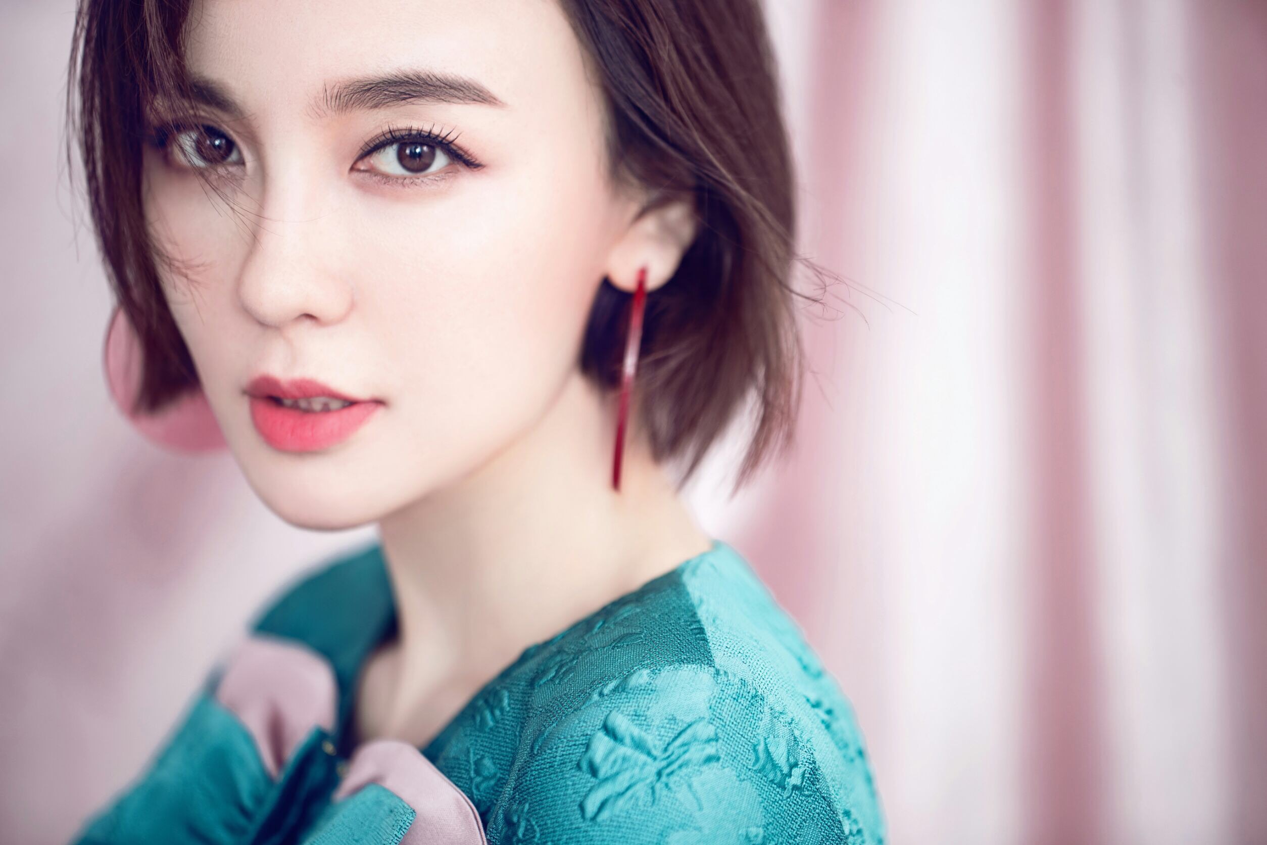 吻戲拍那麼多，呂佳容最感謝啟蒙老師明道。（人人娛樂提供）