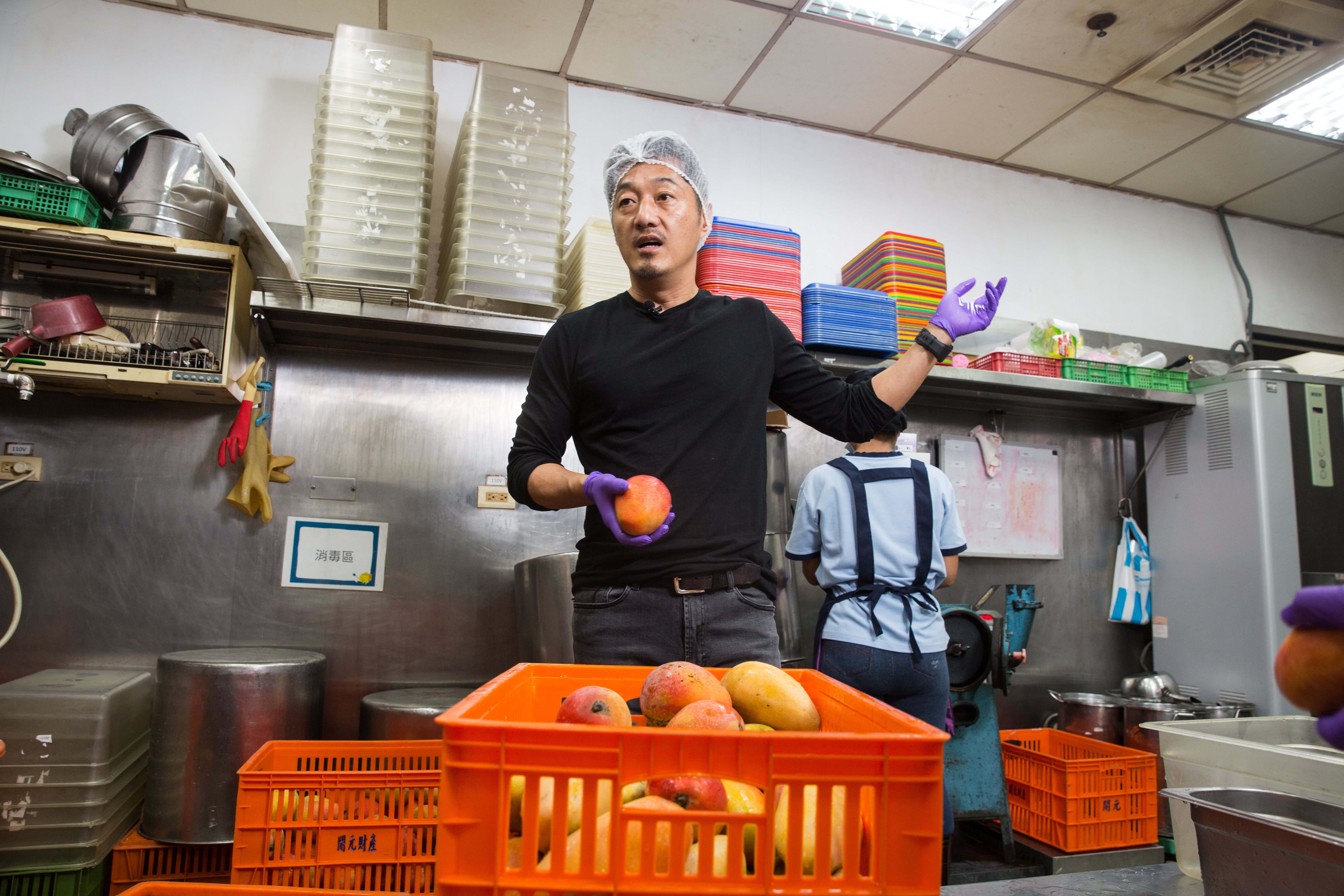 羅駿樺從小愛吃芒果，利用愛文、金煌、凱特等不同品種芒果，取其香酸甜特性調配芒果冰滋味。