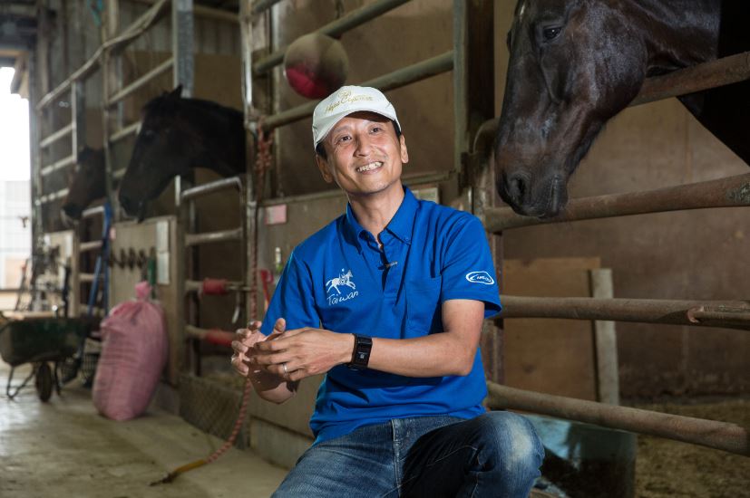 台灣馬術治療中心的總教練張兆遠2003年曾帶領智能障礙者參加特殊奧運馬場馬術比賽，他說，那次的經驗是個里程碑，讓他覺得馬術有很多的可能性。