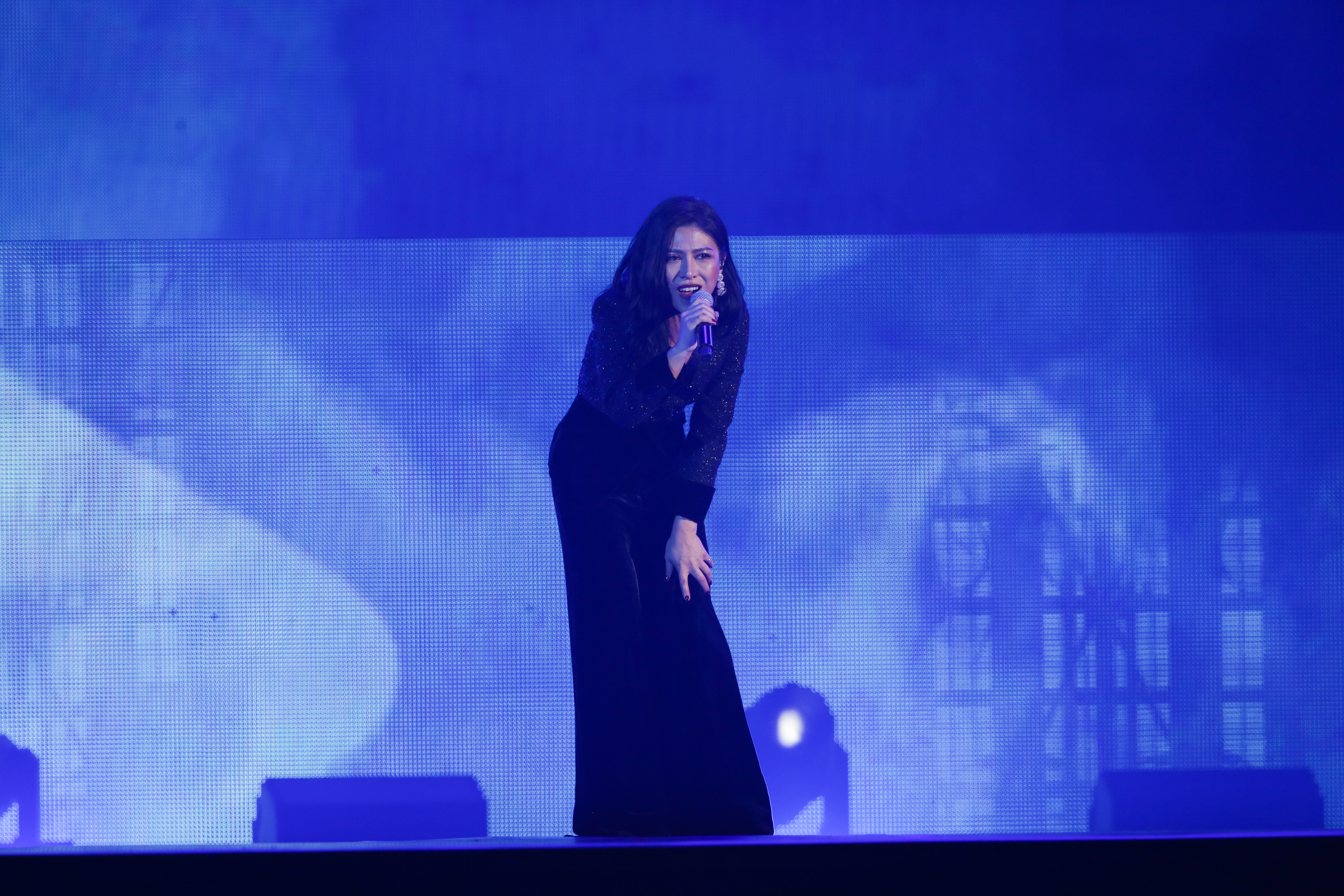 艾怡良今晚獲頒「hito作曲人」、「hito創作歌手」，她也上台獻唱。