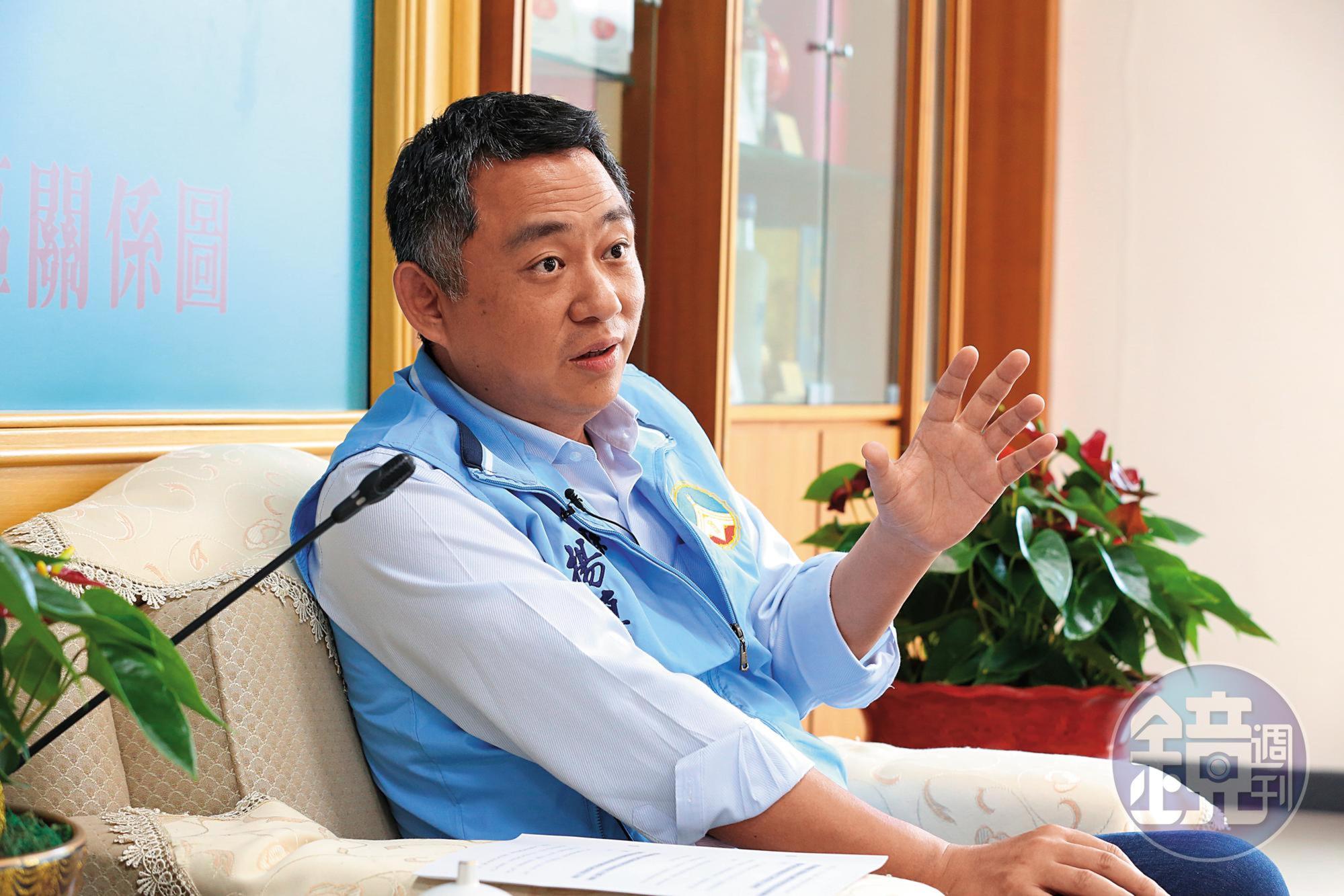 金門縣長楊鎮浯認為,設立大二膽派出所除可增加觀光亮點,還有象徵和平的深意。