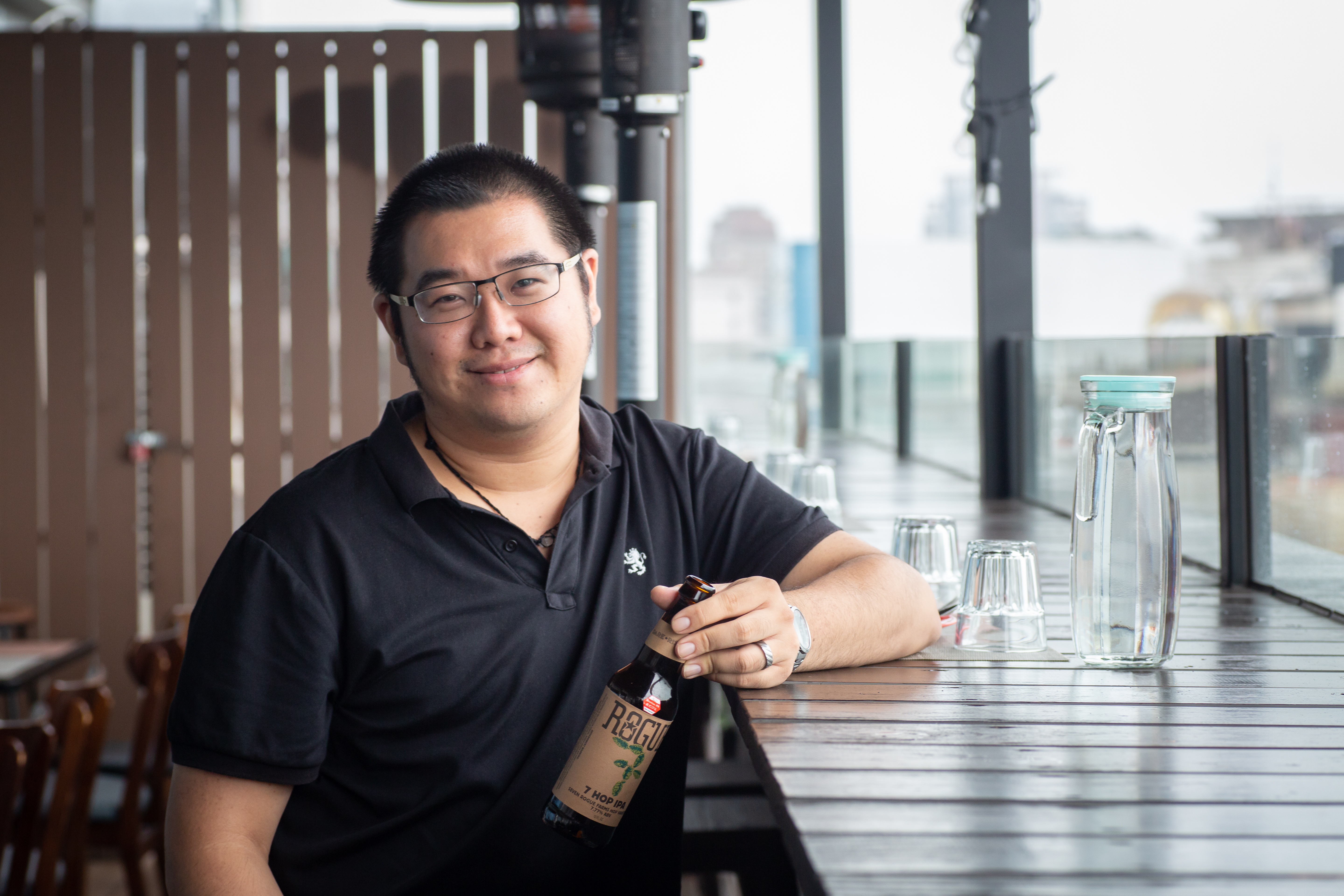 老闆鄭訓宇對各式啤酒風味瞭若指掌。