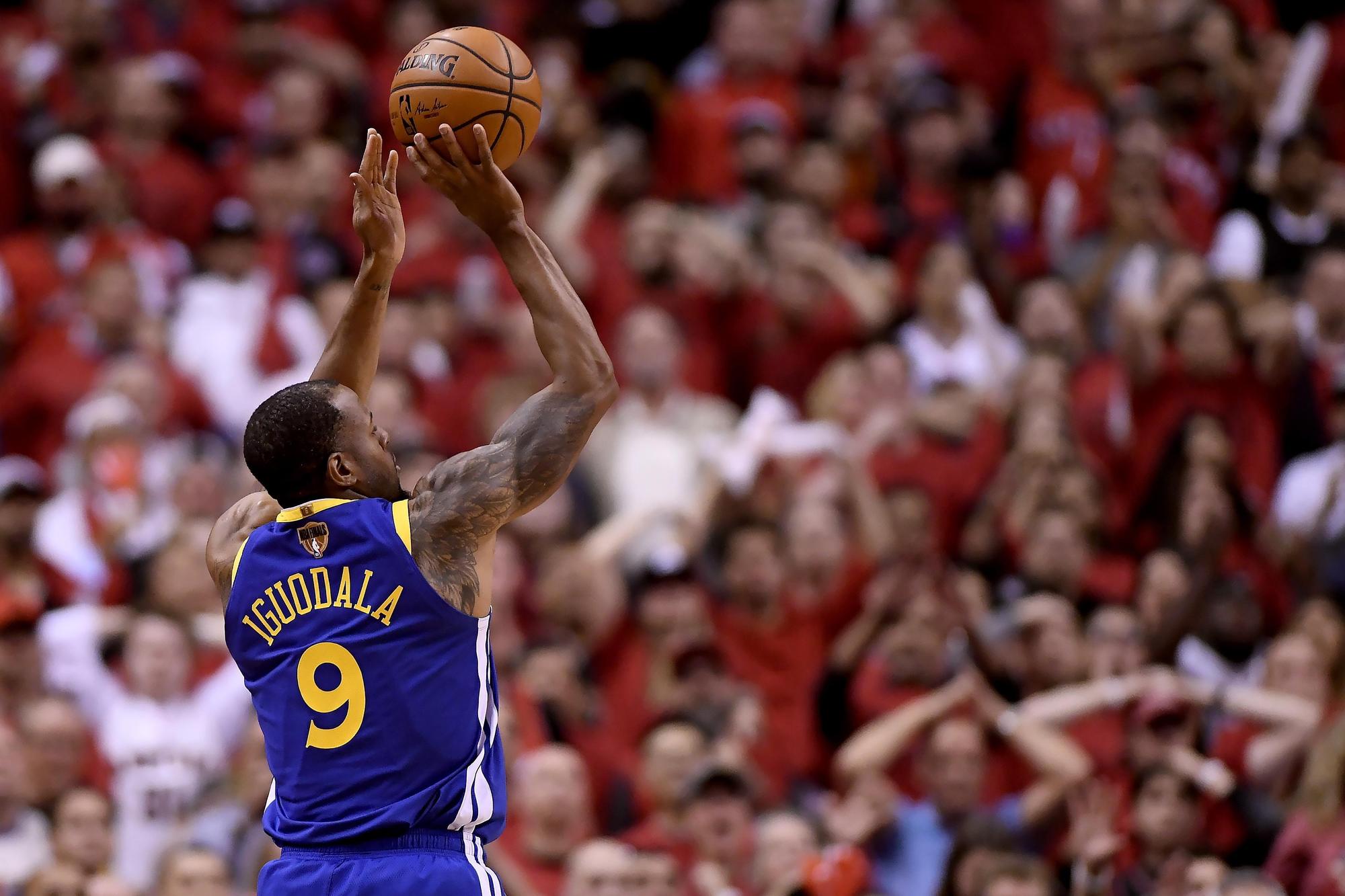伊古達拉(Andre Iguodala)最終關鍵三分球,助勇士再添保險分,終場球隊以109比104奪勝。(東方IC)