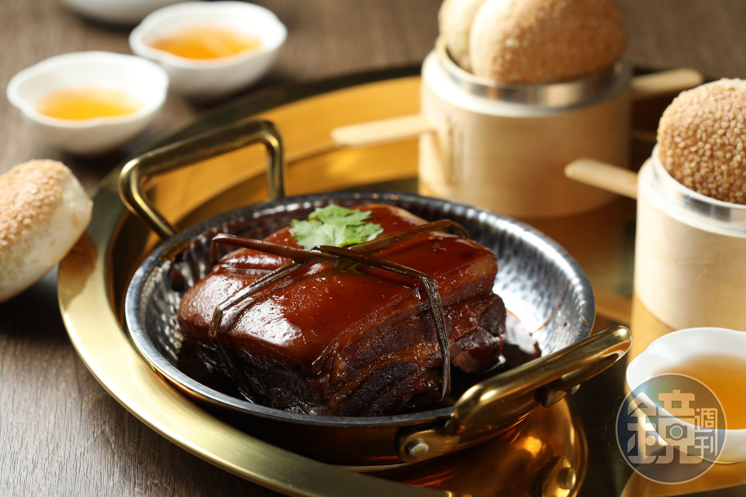 「美人茶遇東坡肉」的帶皮肉可圈可點，入味且肥而不膩，最適合需要補充膠原蛋白的網美。（468元／組）