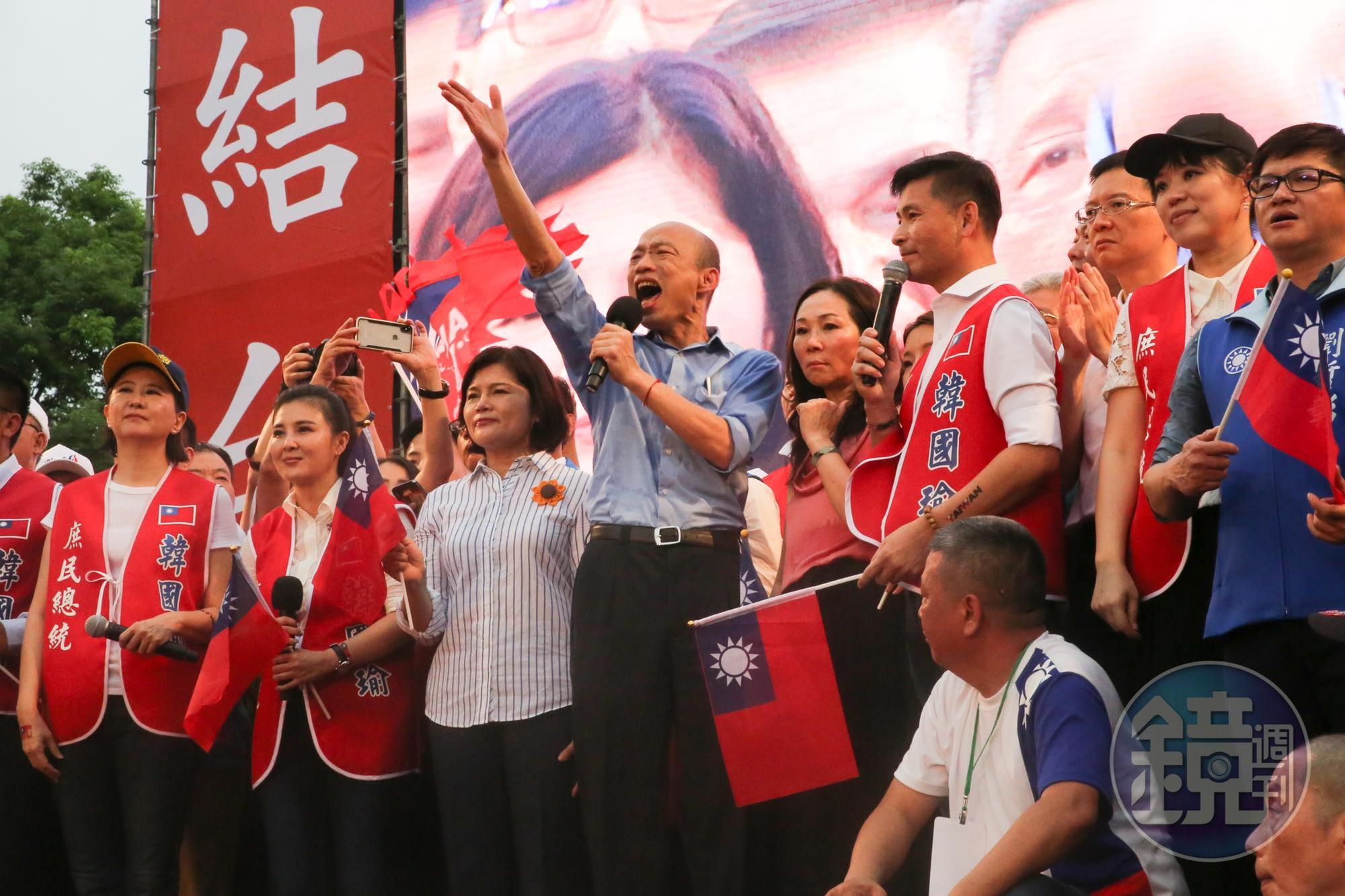 韓國瑜1日上凱道造勢，他再次拋出，若當選總統會取消軍公教年改、恢復18％年金制度。
