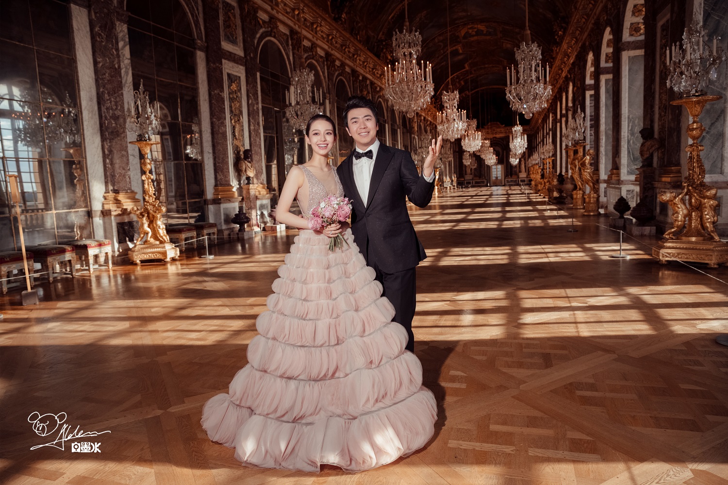 郎朗昨（2日）在巴黎凡爾賽宮完婚，新娘Gina Alice以一套Nicole+Felicia的粉紅色禮服，獲取眾人目光。（Nicole+Felicia提供）