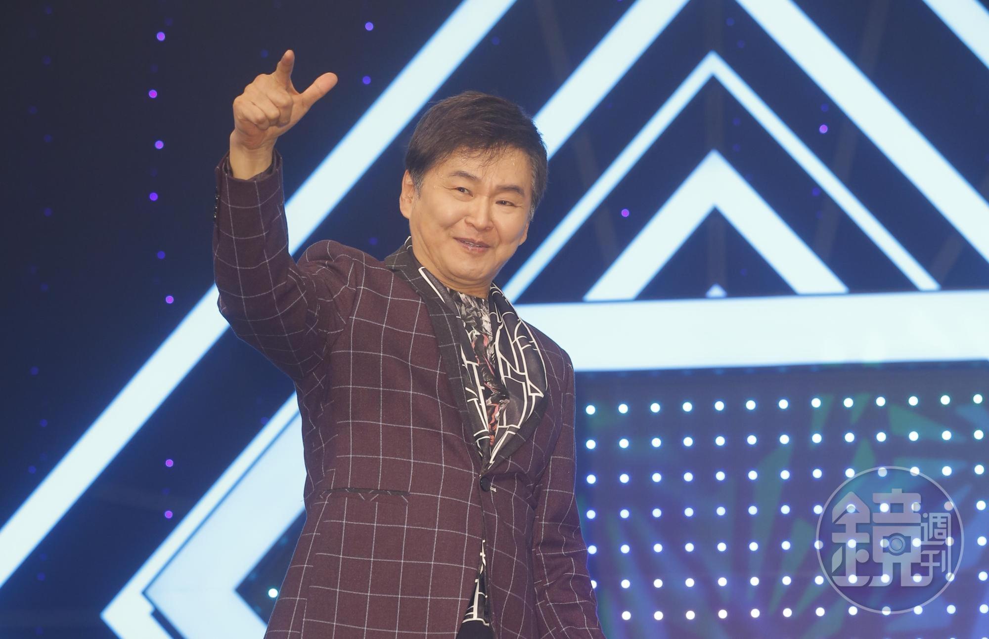8年前罹患大腸癌的綜藝大哥賀一航，今晚（3日）因癌症轉移至多重器官病逝榮總，享壽64歲。