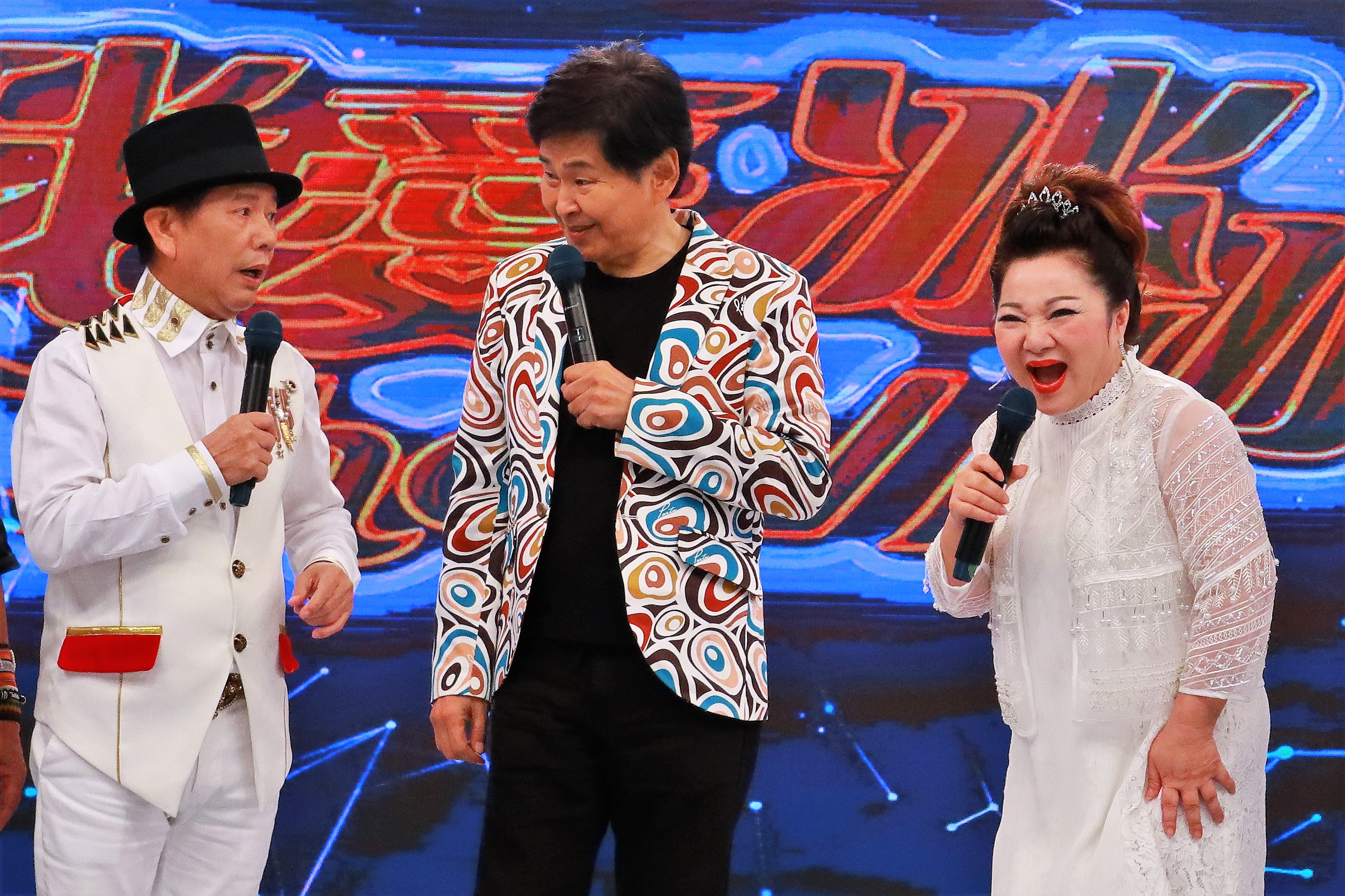 5月9日賀一航在錄製《我愛冰冰Show》時就感到身體不適。（中視提供）