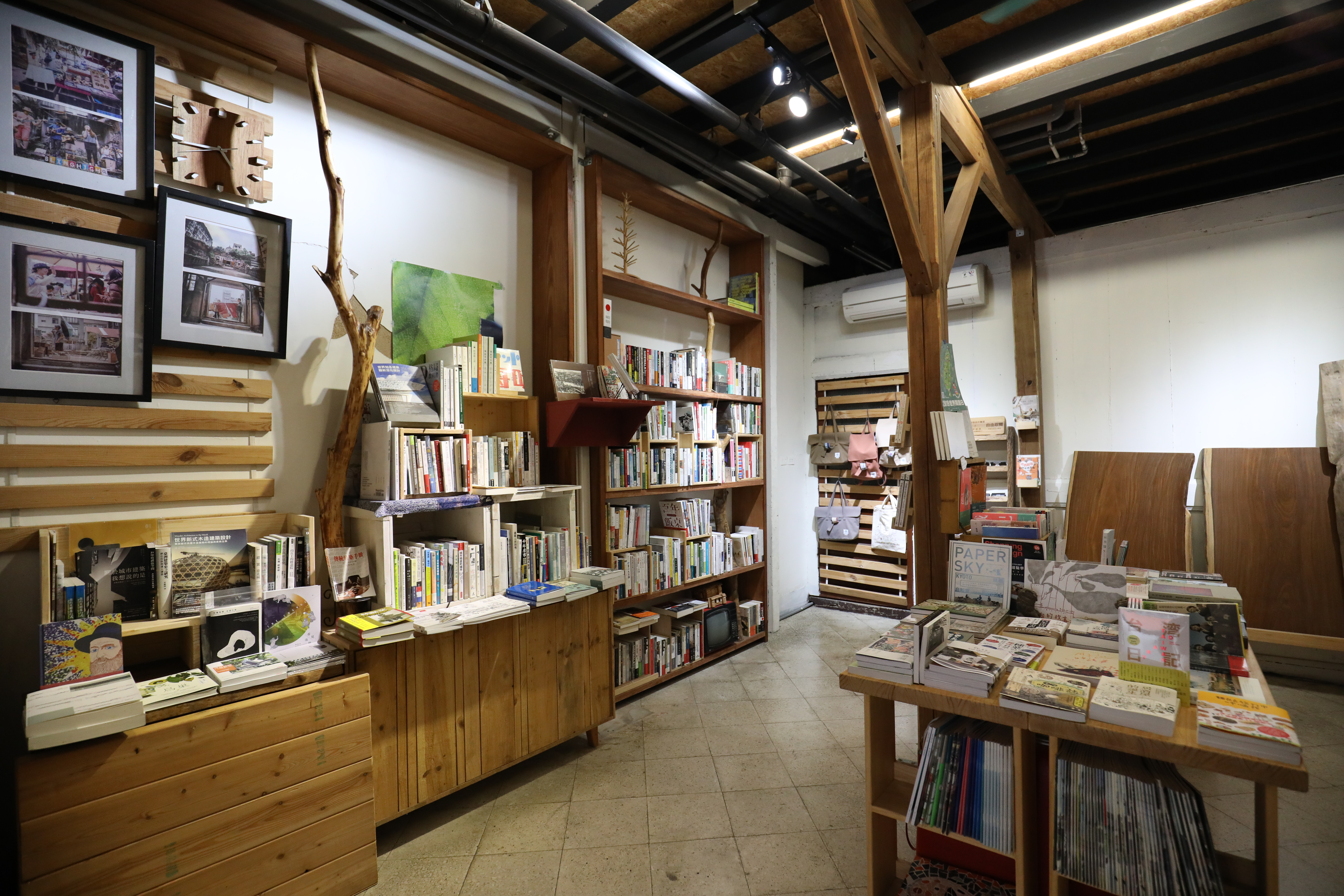 天井逅書是間溫馨的獨立書店。